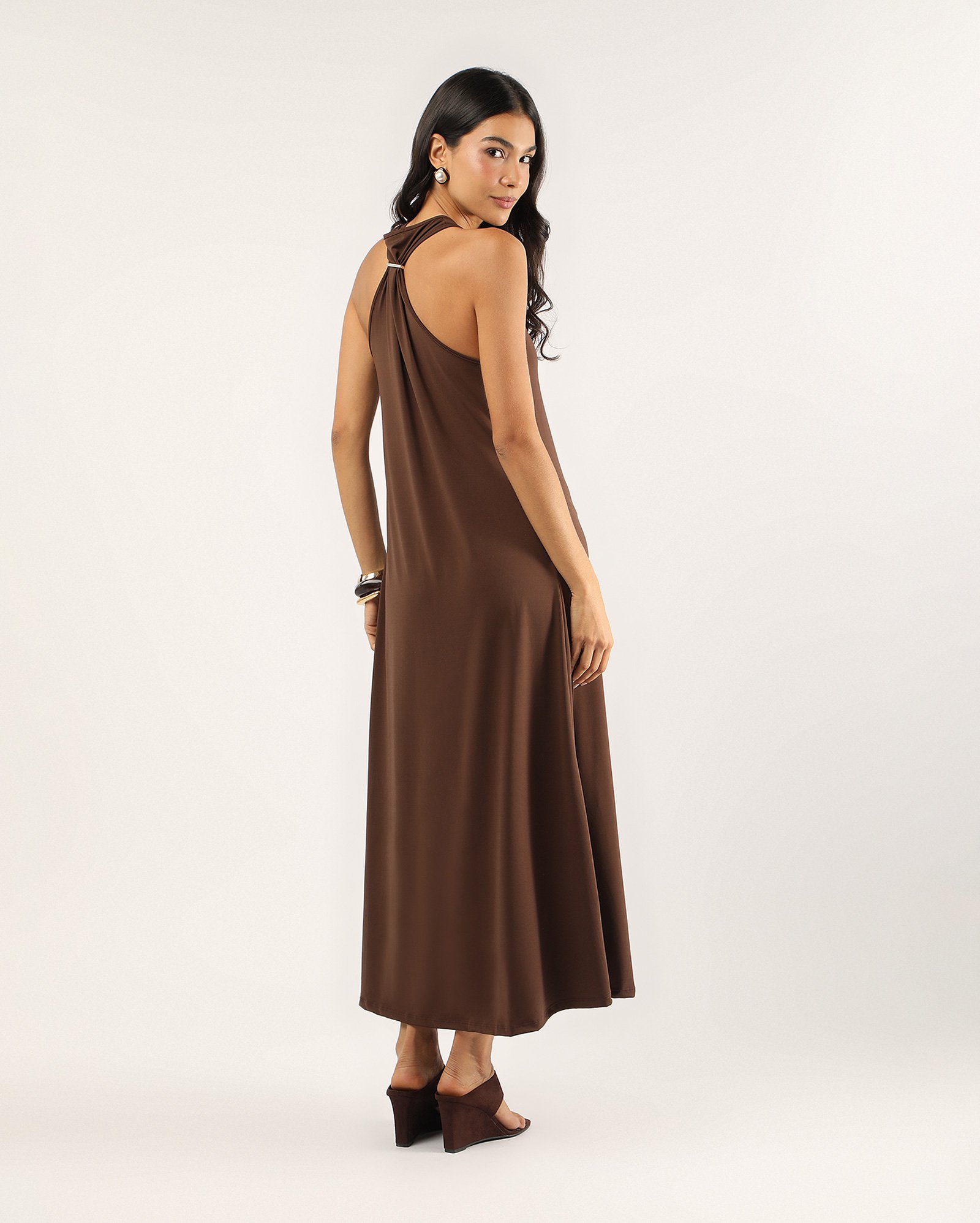 Vestido midi evasê básico - marrom