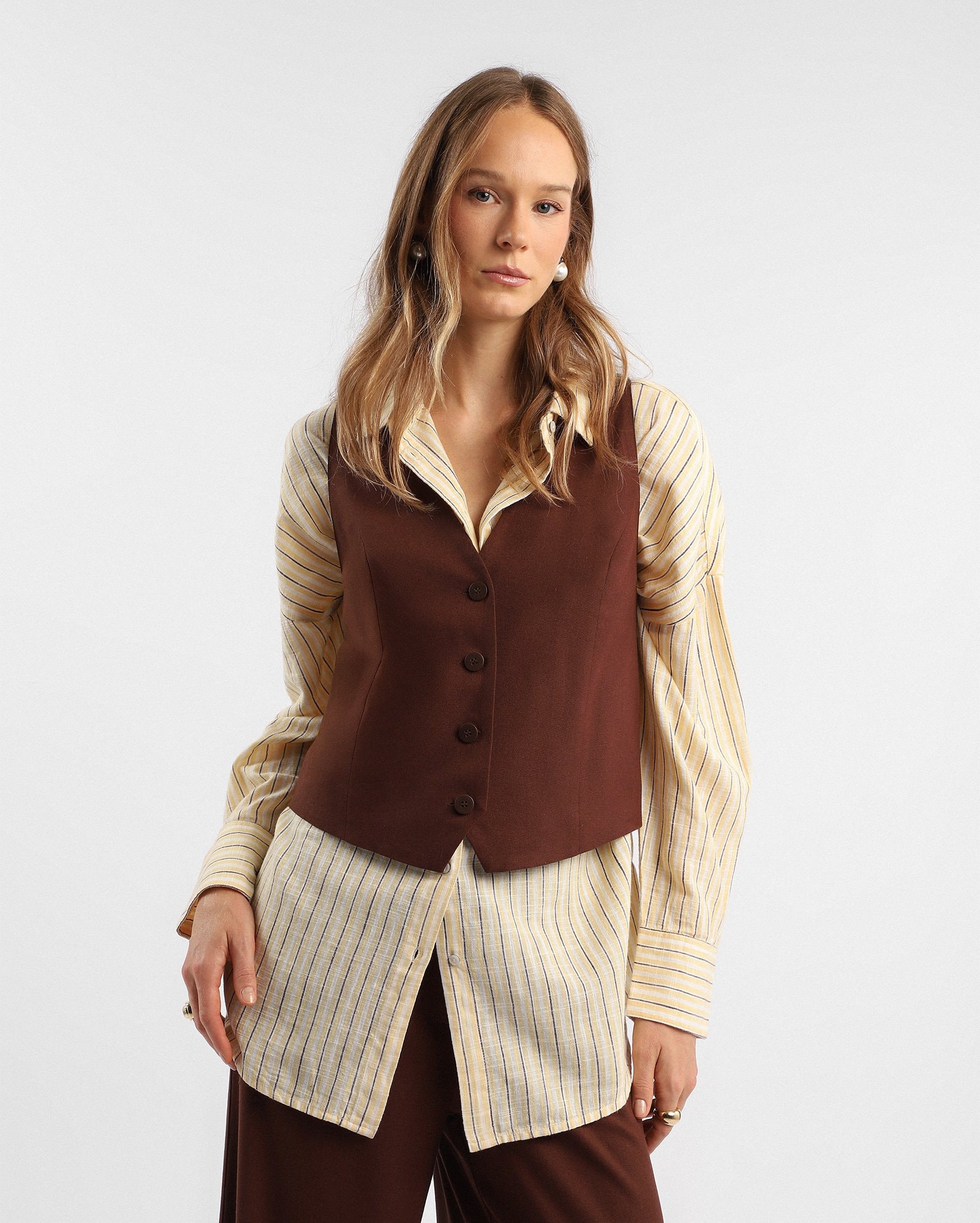 Colete feminino em viscolinho - Marrom