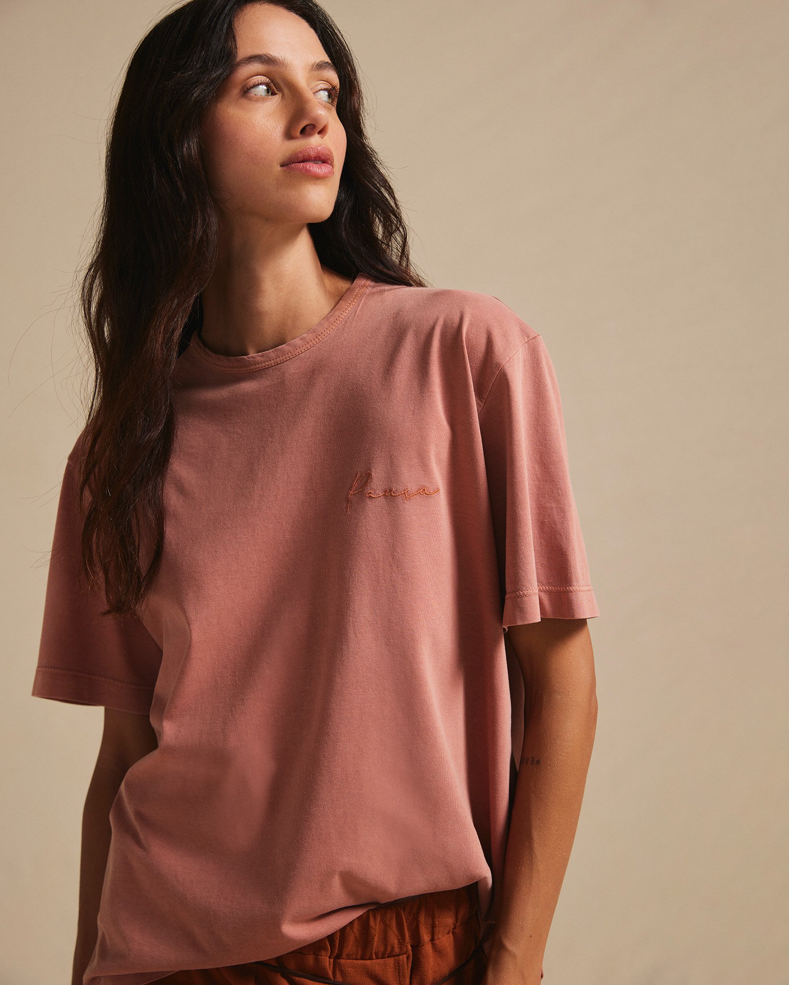 Camiseta feminina T-shirt pause A. Niemeyer - Rosa Claro