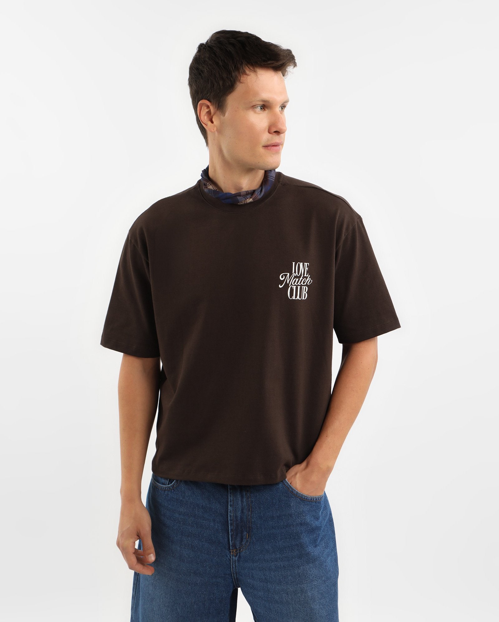 Camiseta masculina boxy estampada - marrom