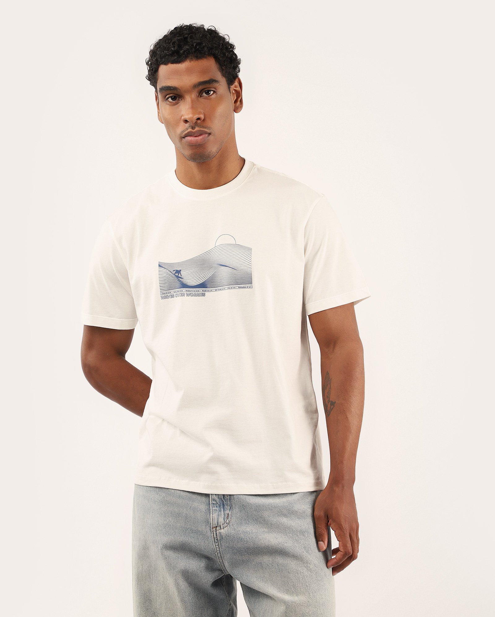 Camiseta masculina regular estampada - branca