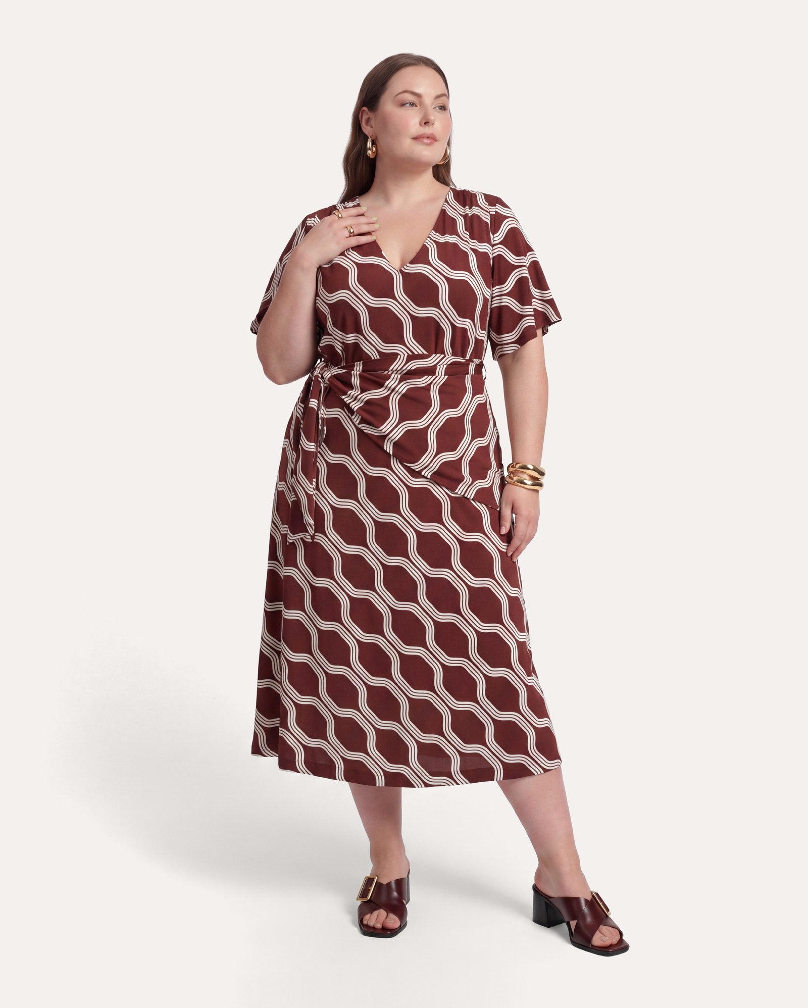 Vestido midi plus size evasê geométrico - vinho