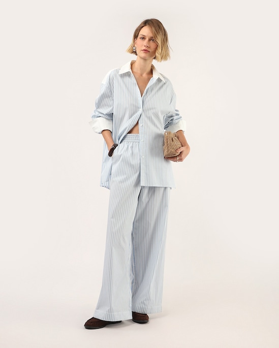 Camisa feminina oversized listrada - Azul