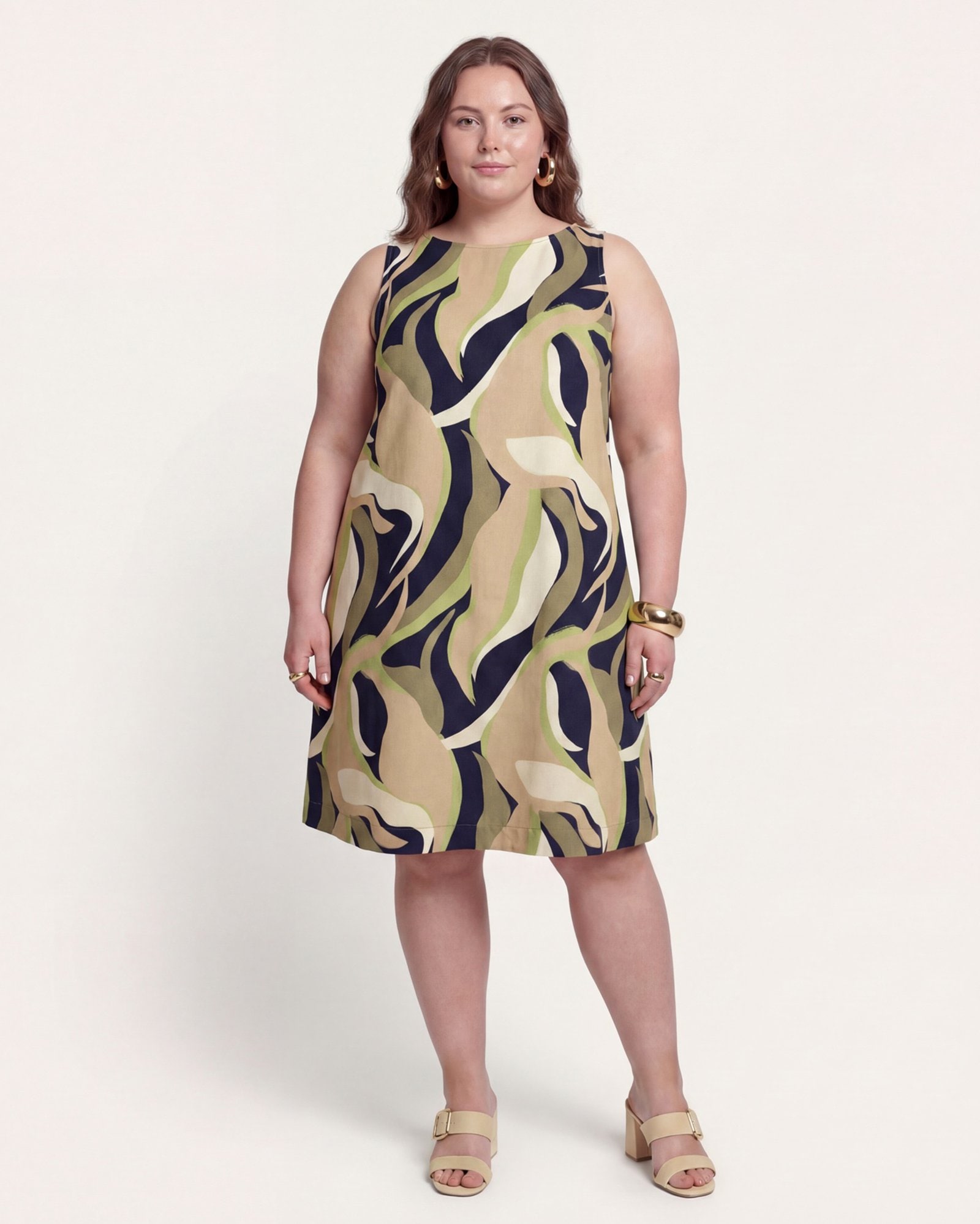Vestido plus size midi evasê em viscose - multicor