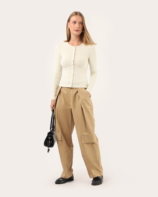 Cardigan feminino em tricot com botões - Bege