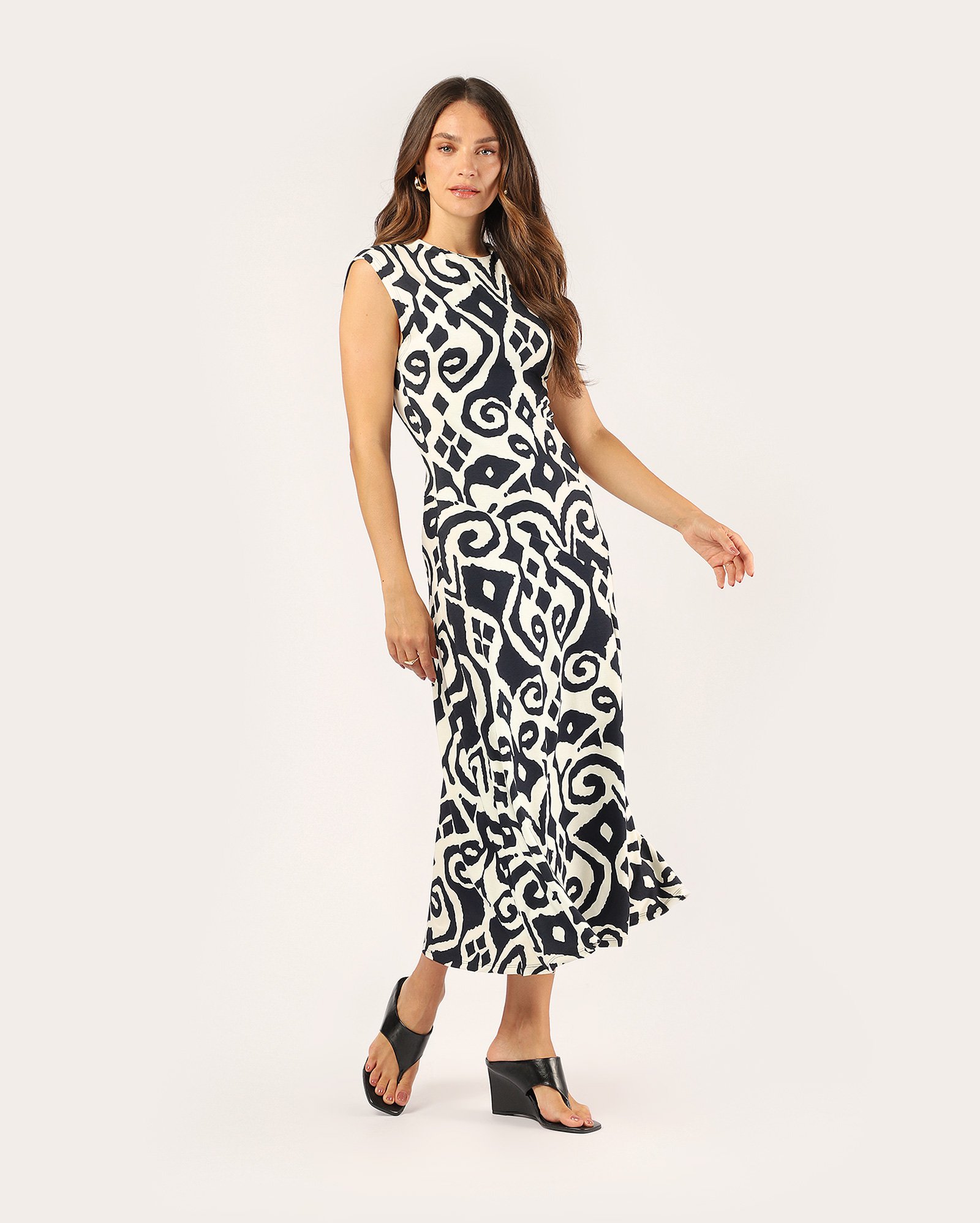 Vestido midi acinturado estampa arabescos - azul