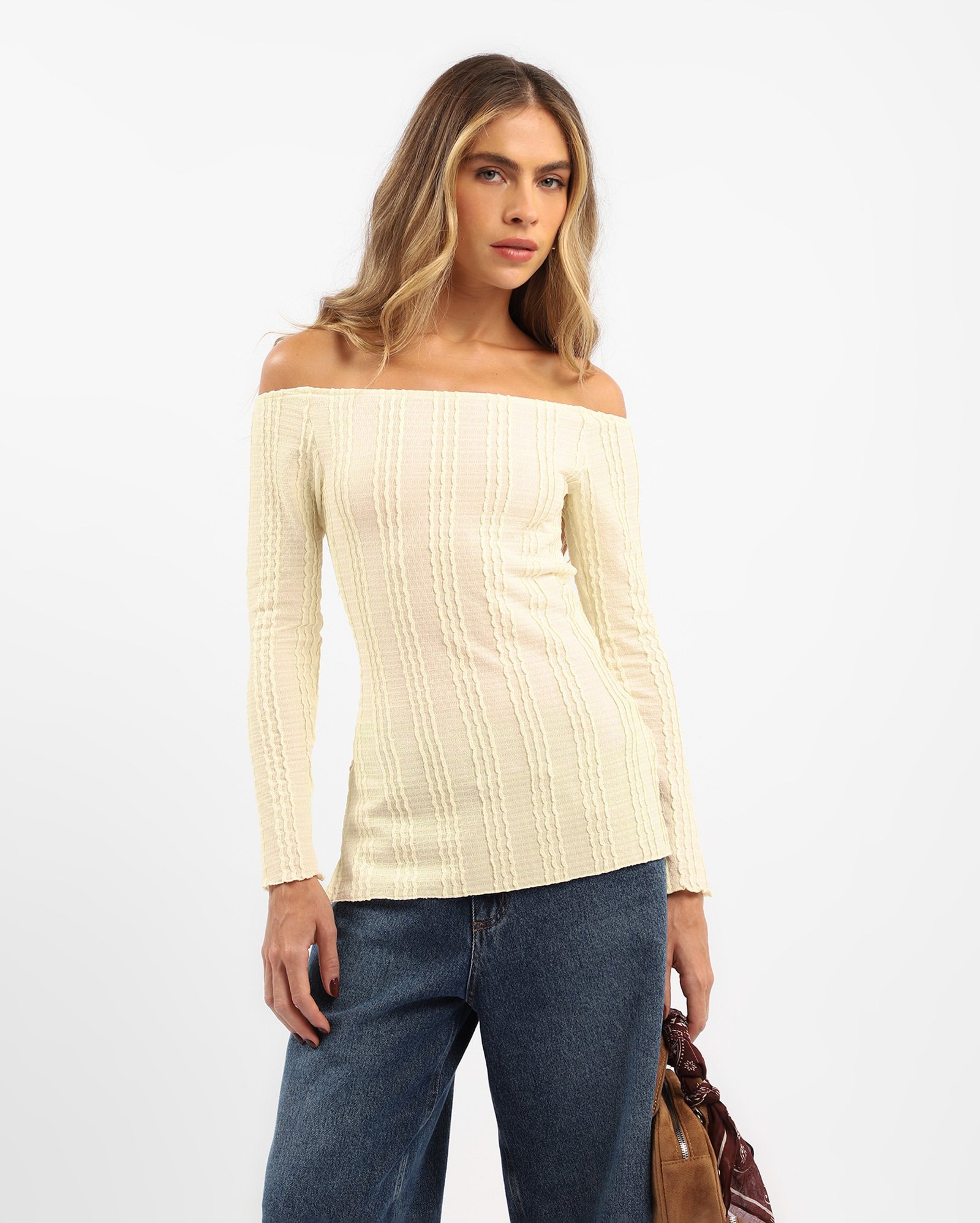 Blusa feminina ombro a ombro texturizada - amarela