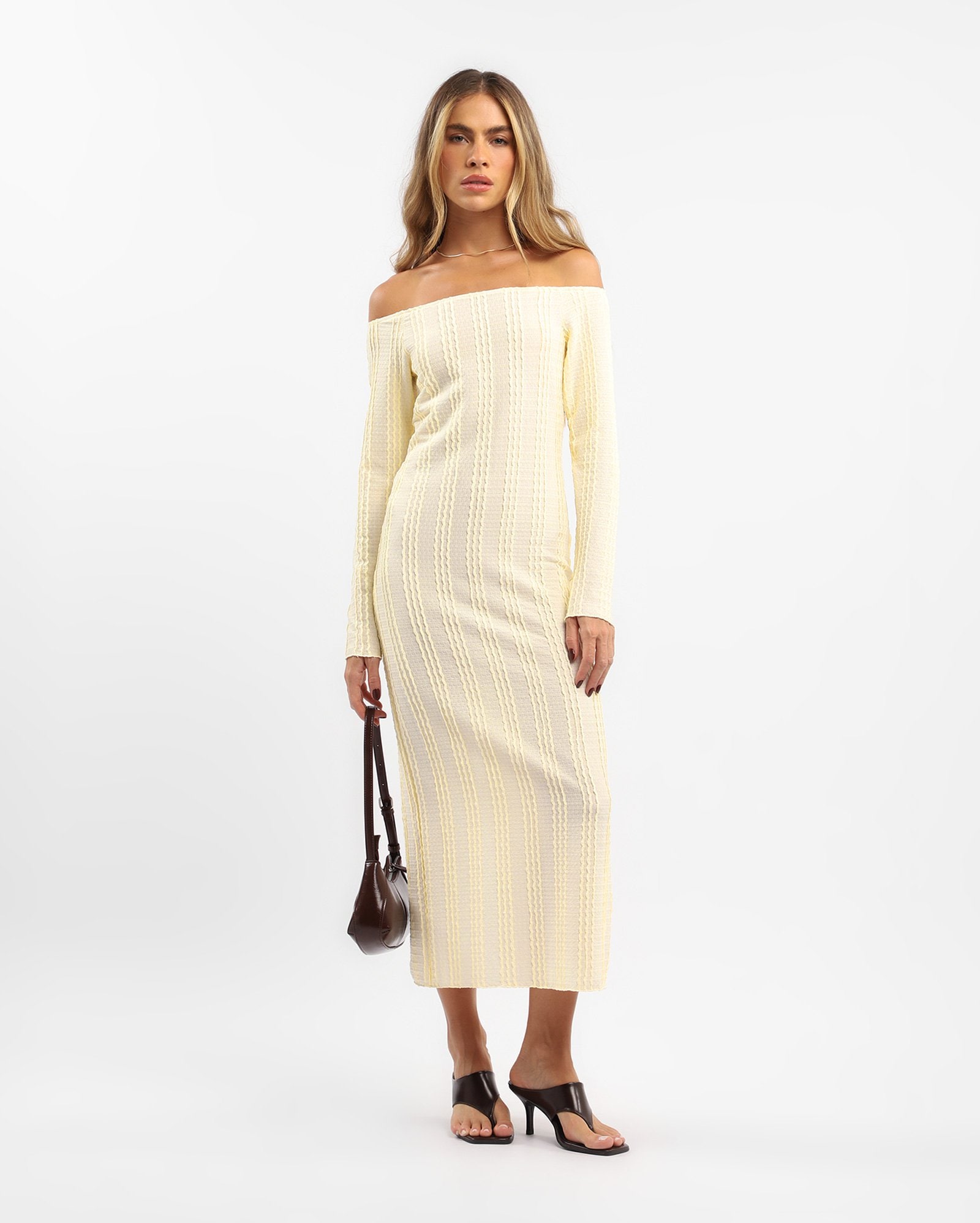 Vestido midi ombro a ombro texturizado - amarelo