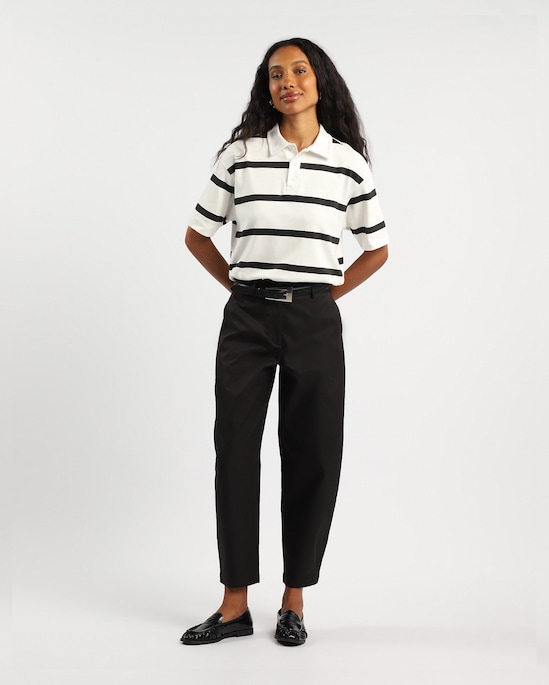 Calça feminina barrel de alfaiataria - preta