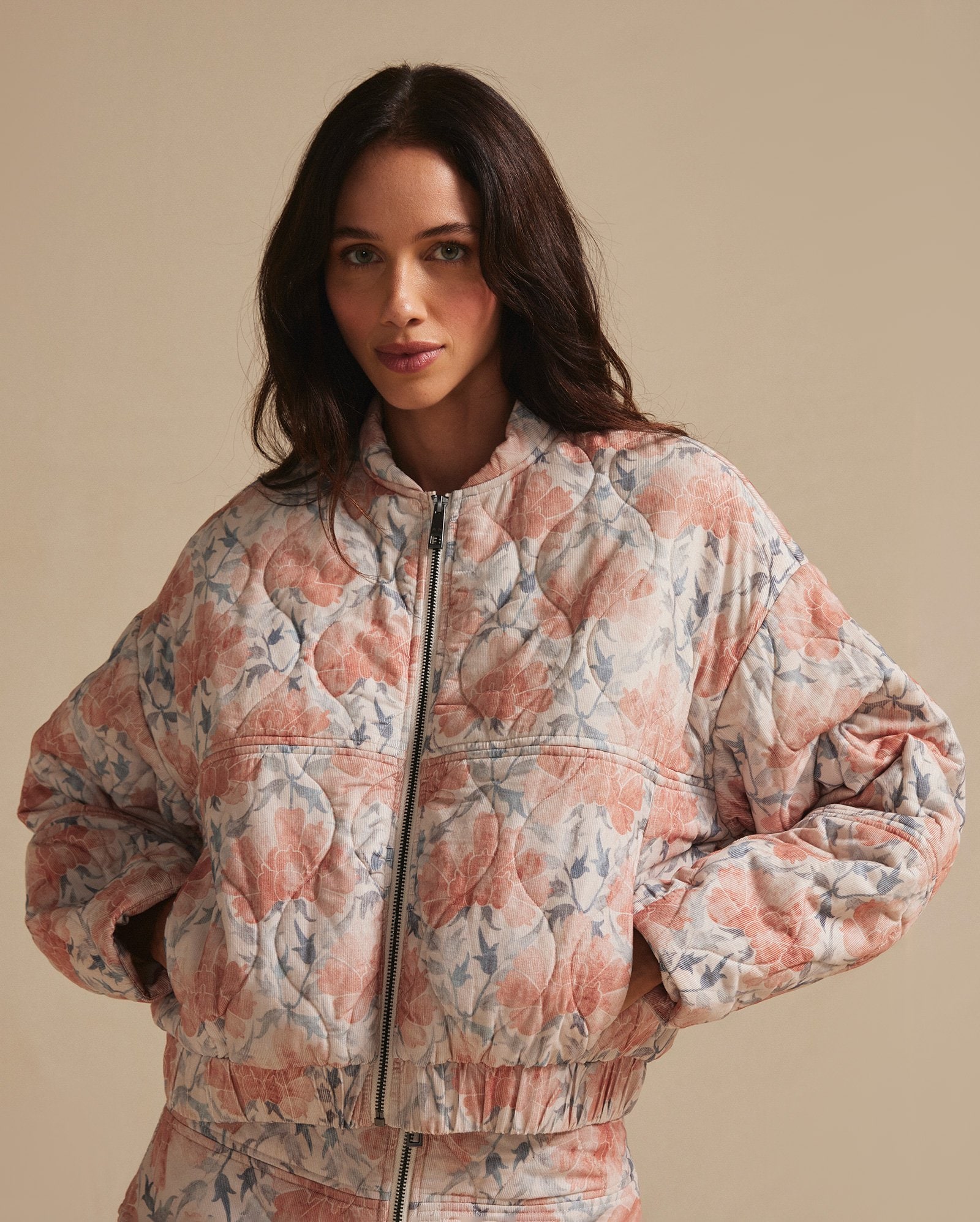Riachuelo | Jaqueta feminina matelassê floral A. Niemeyer - multicor