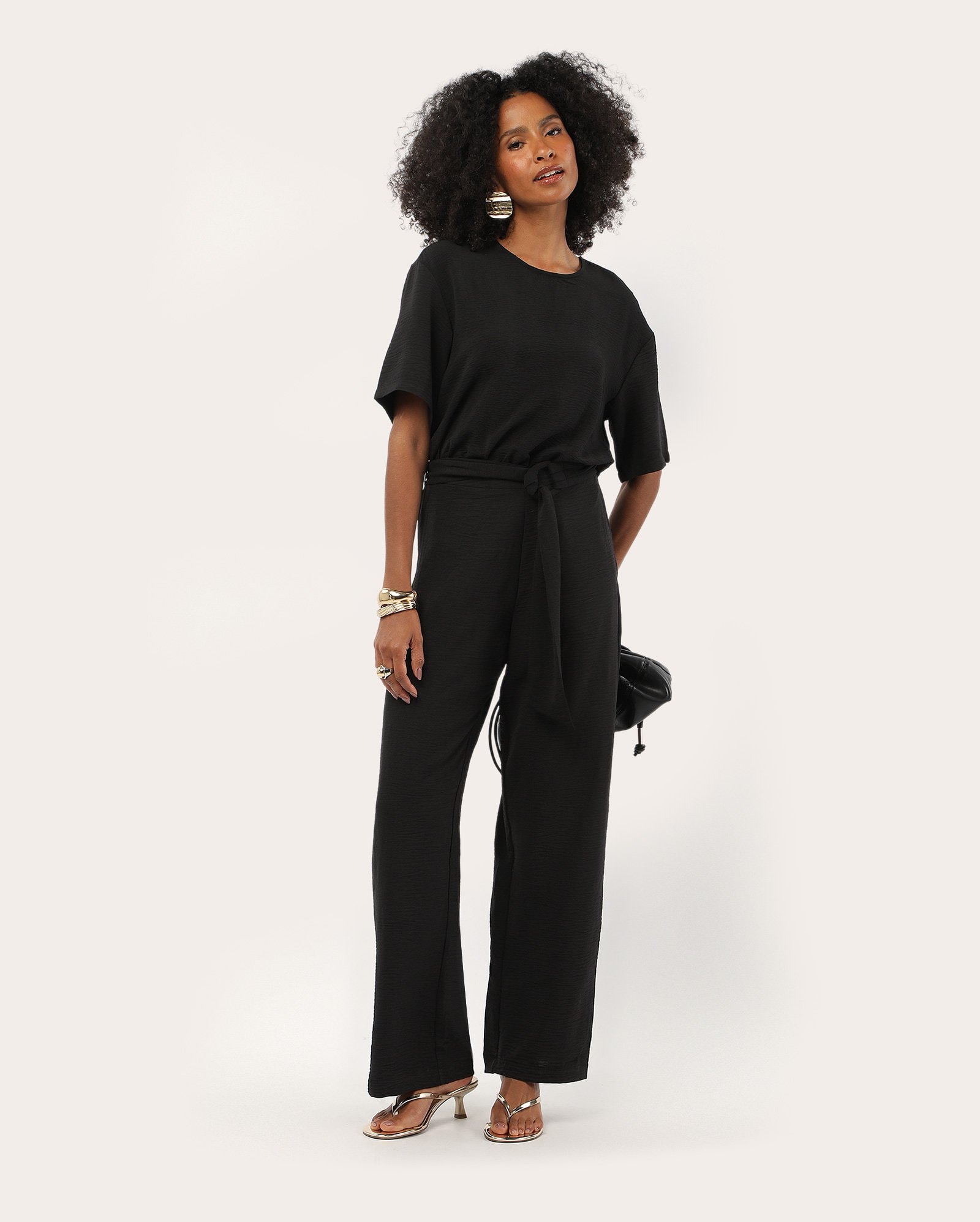 Macacão reto feminino texturizado - Preto