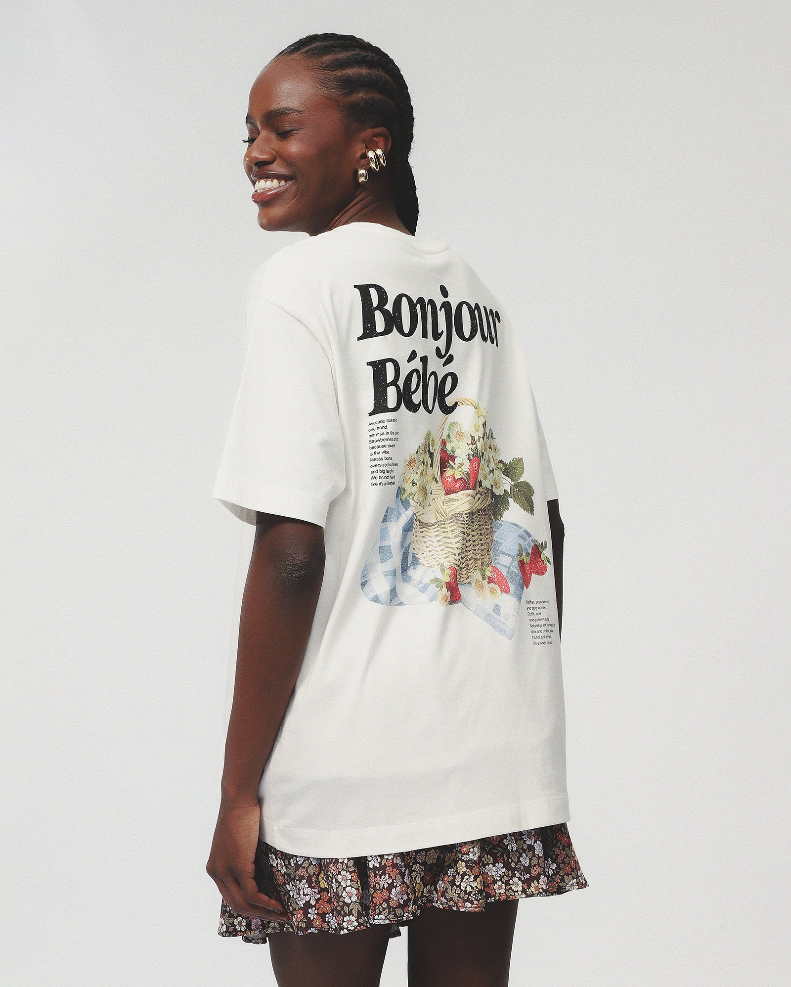 Camiseta feminina ampla bonjour bébé - branca