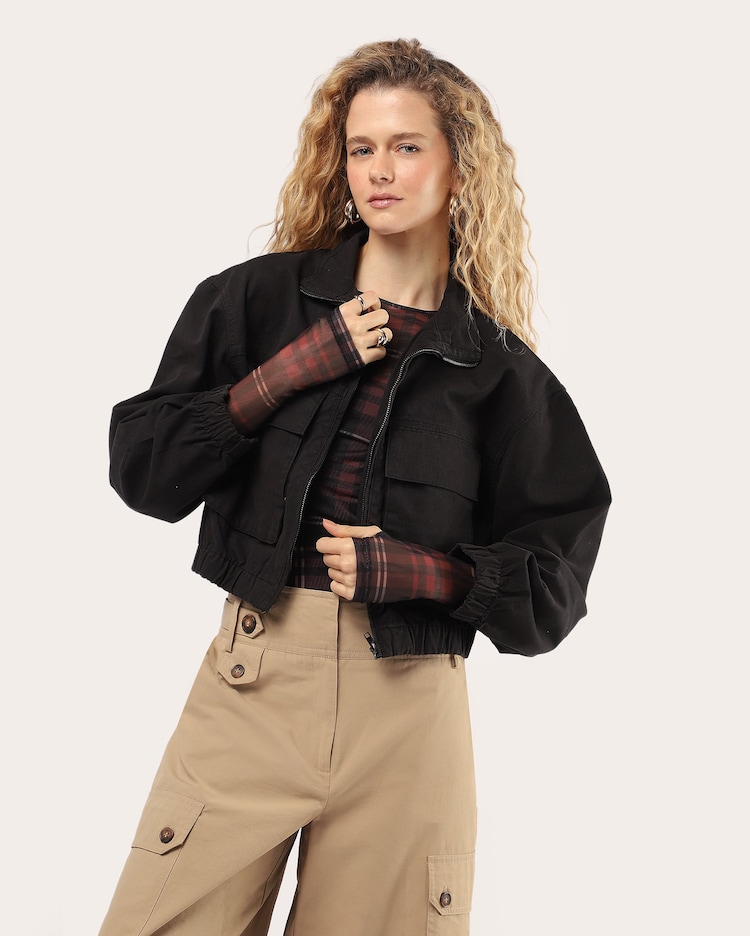 Jaqueta Sarja Cropped Bolso Cargo Preta Pool Jeans