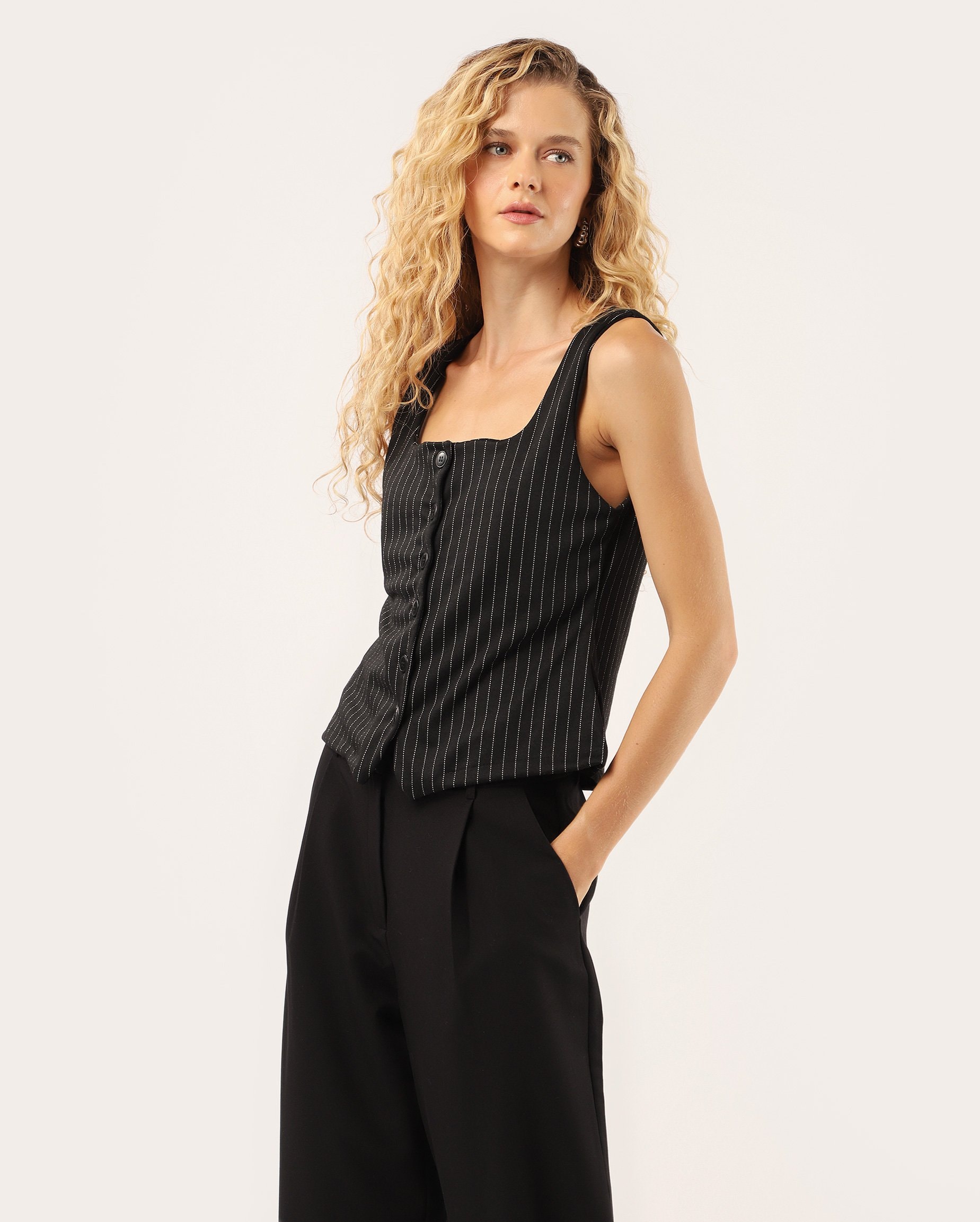 Colete feminino risca de giz - preto