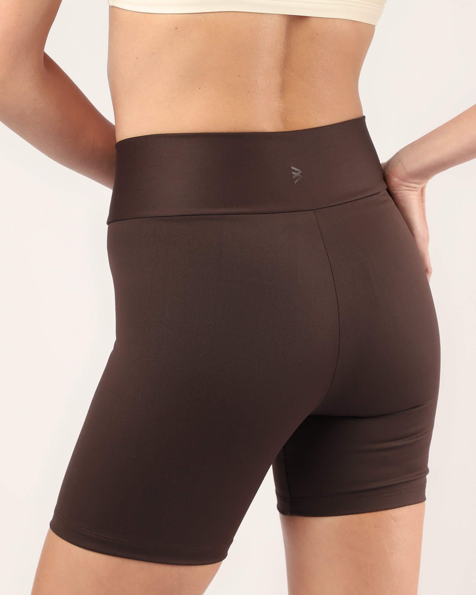 Riachuelo | Short esportivo feminino cós cruzado - Marrom | Body Work