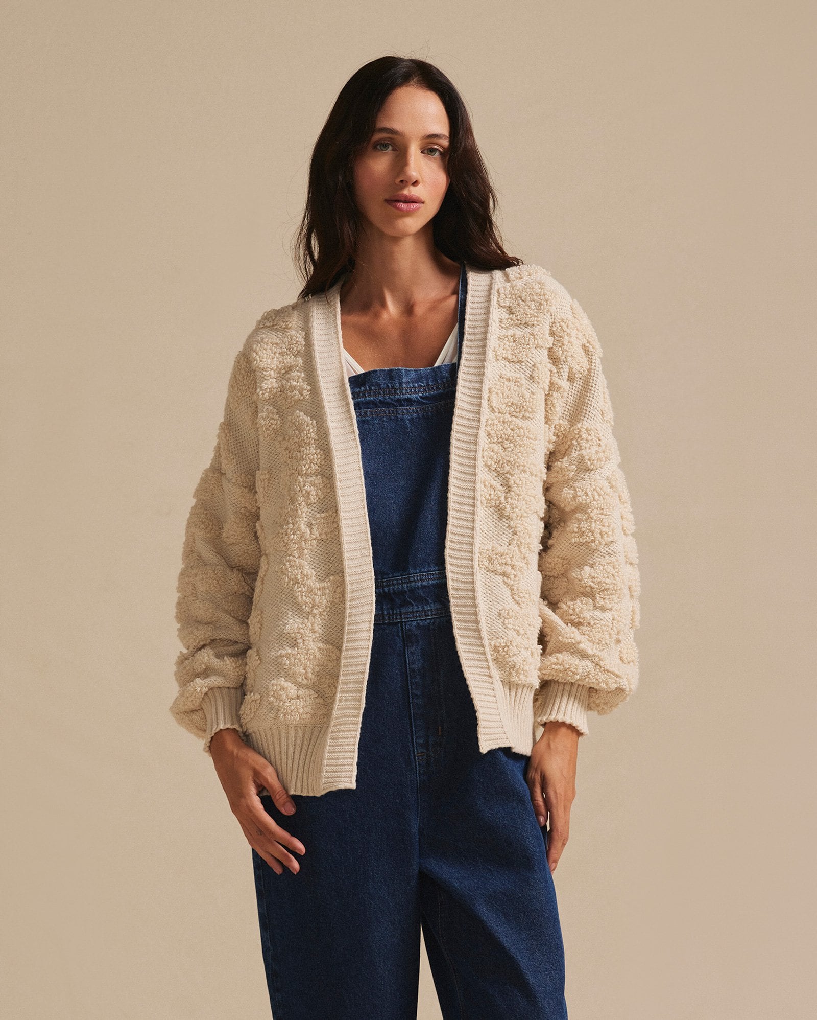 Cardigan feminino alongado em tricot A. Niemeyer - off-white