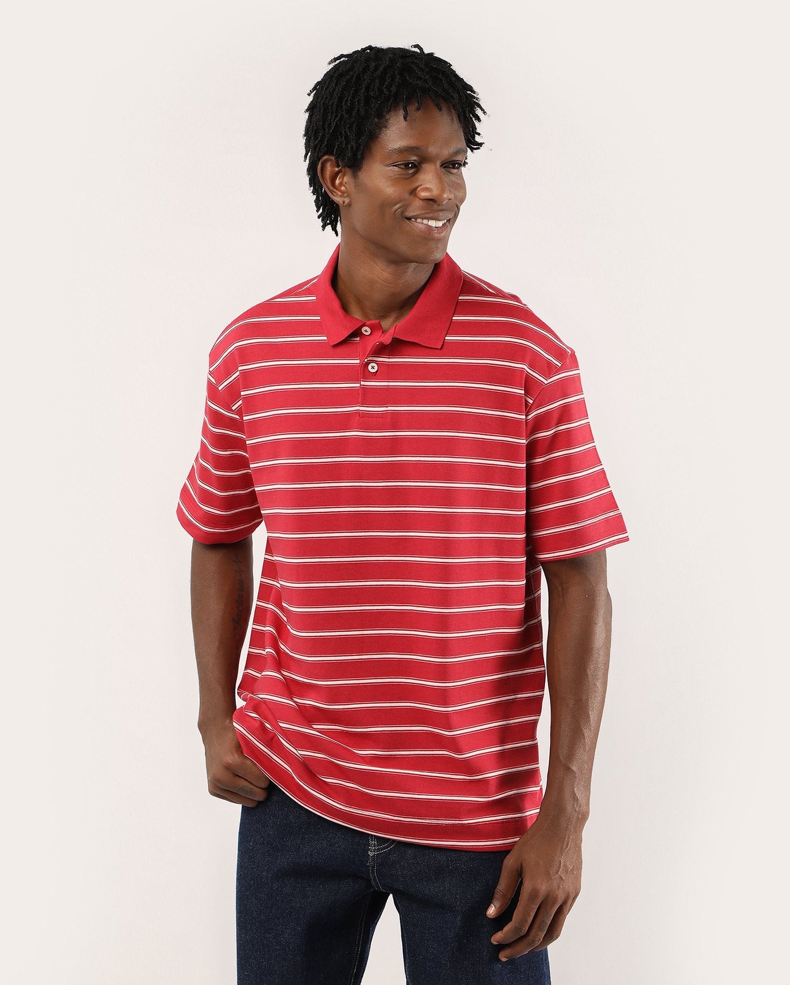 Polo masculina relaxed listrada - vermelha