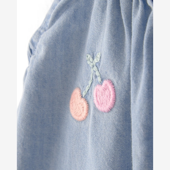 Macacão jeans bebê bordadinhos - denim médio | Carter's