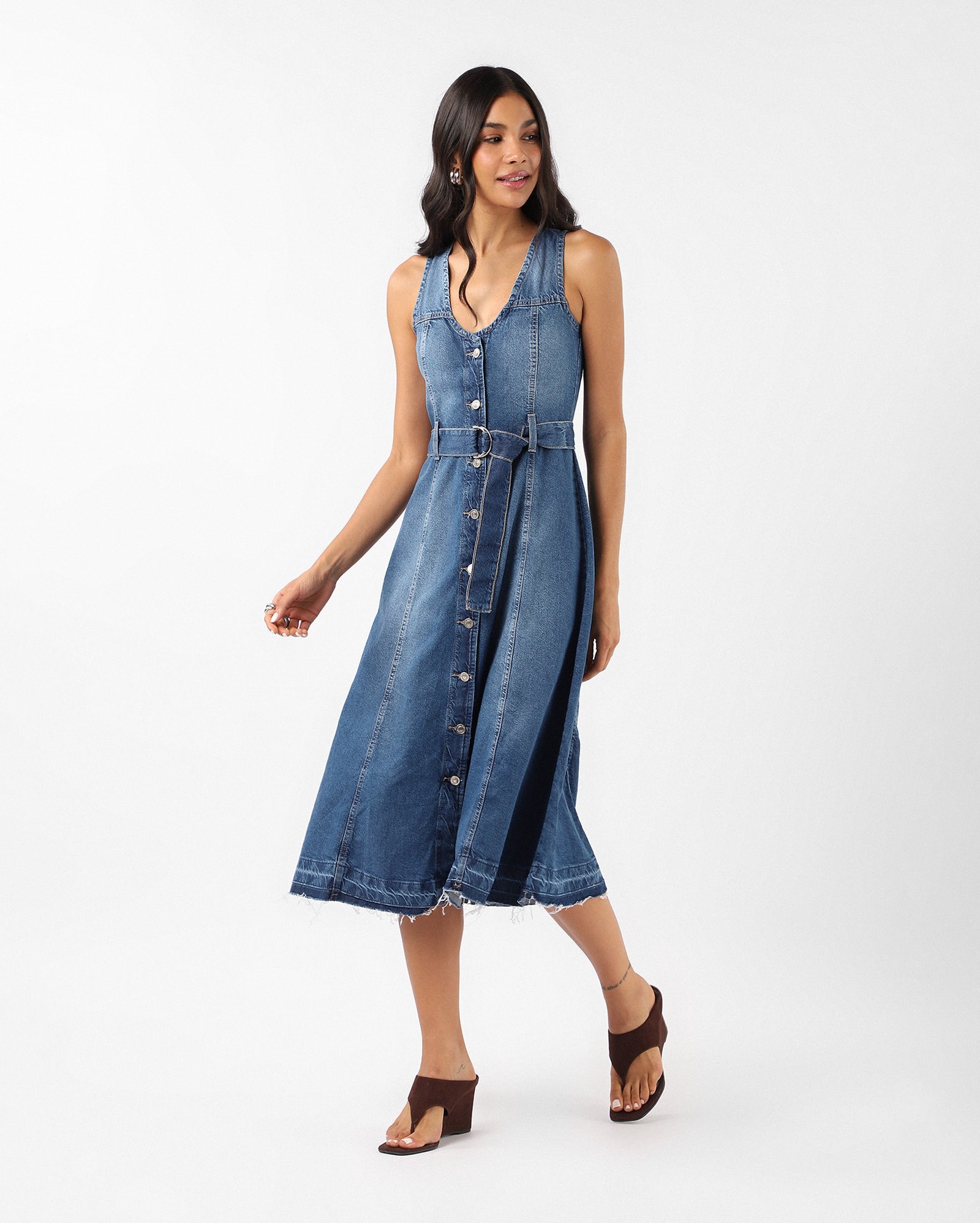Vestido jeans evasê com cinto - denim escuro | Pool Jeans
