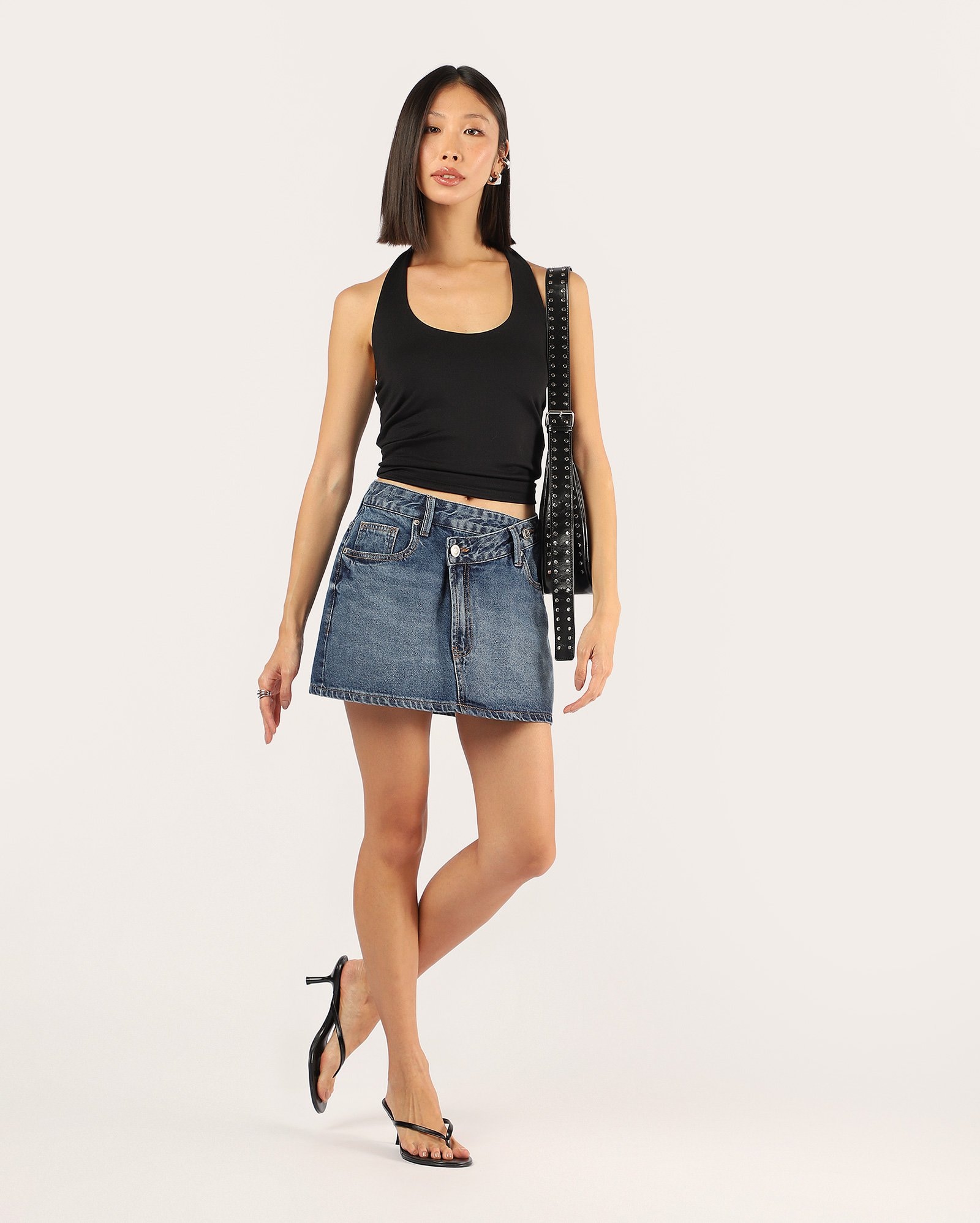 Mini saia jeans estonada cós deslocado - denim médio | Pool Jeans