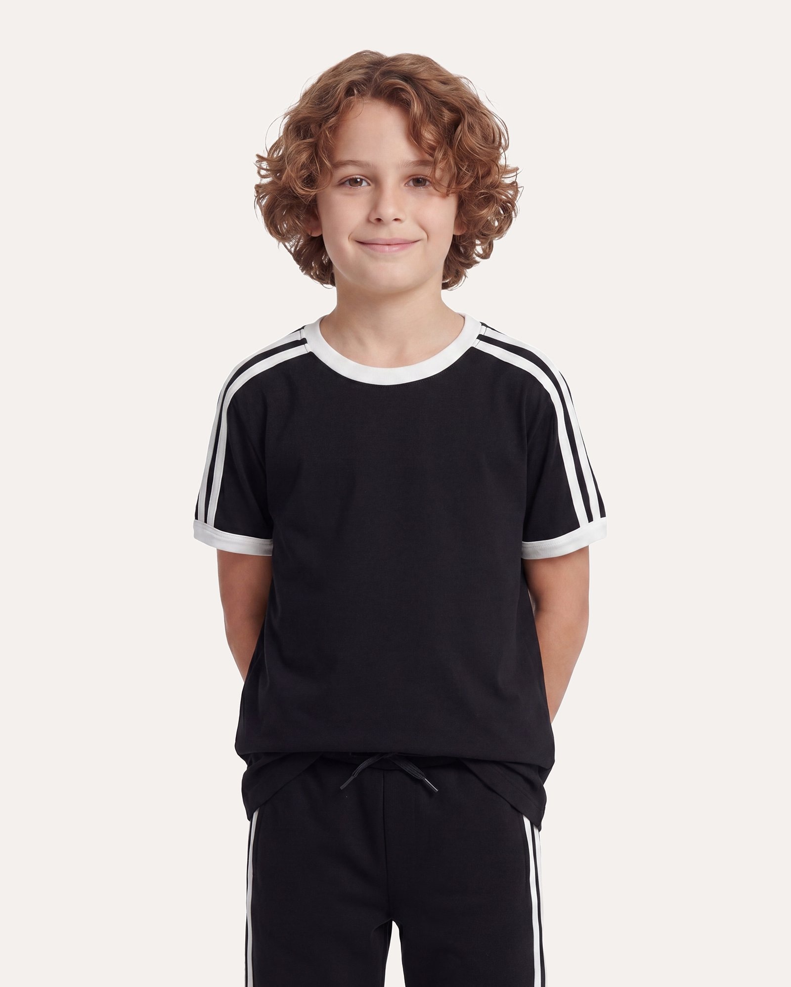 Camiseta infantil com listras 6-14A - preta