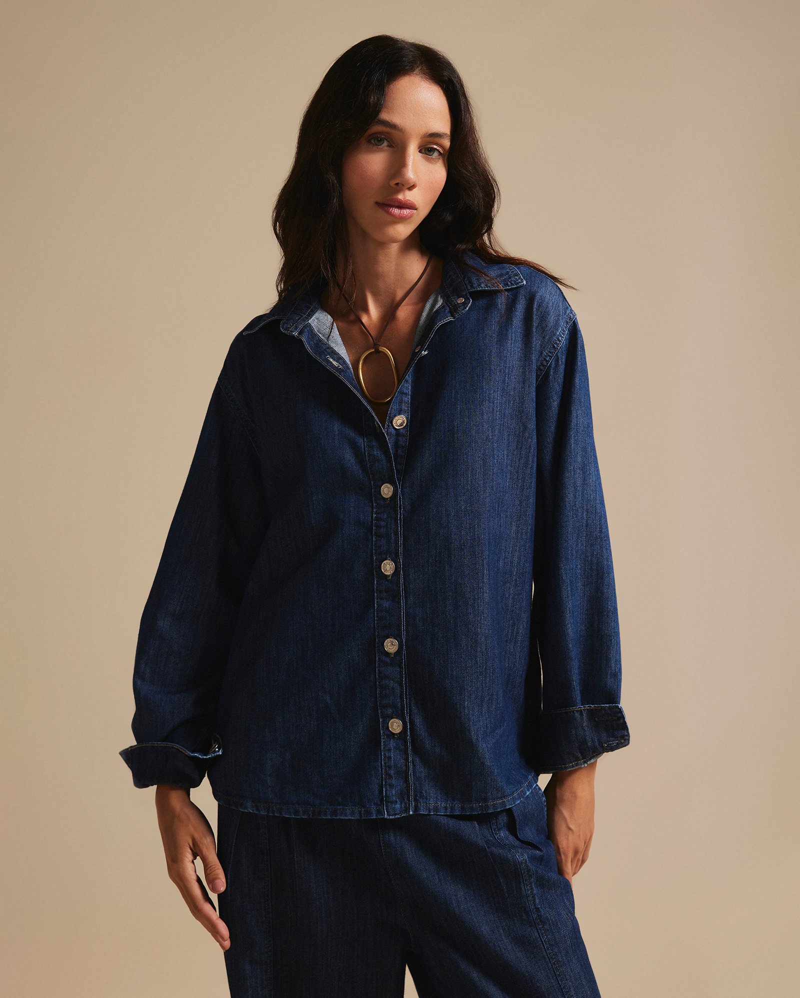 Camisa jeans feminina A. Niemeyer - denim escuro