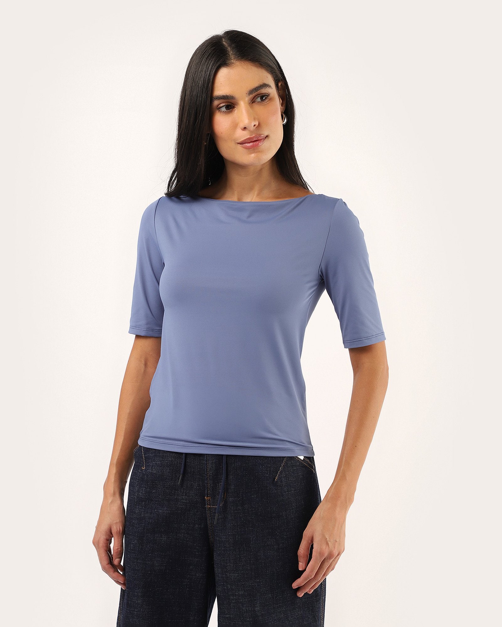Blusa feminina em poliamida com decote canoa - azul