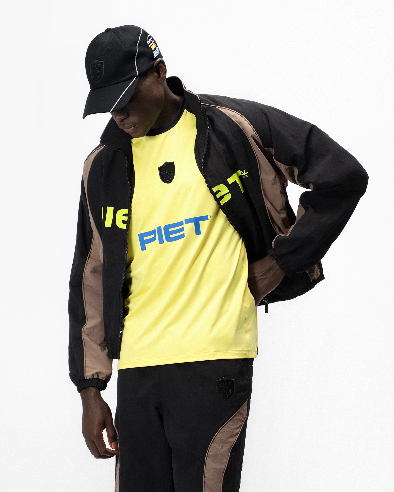 Camiseta regular Piet + Pool - amarela