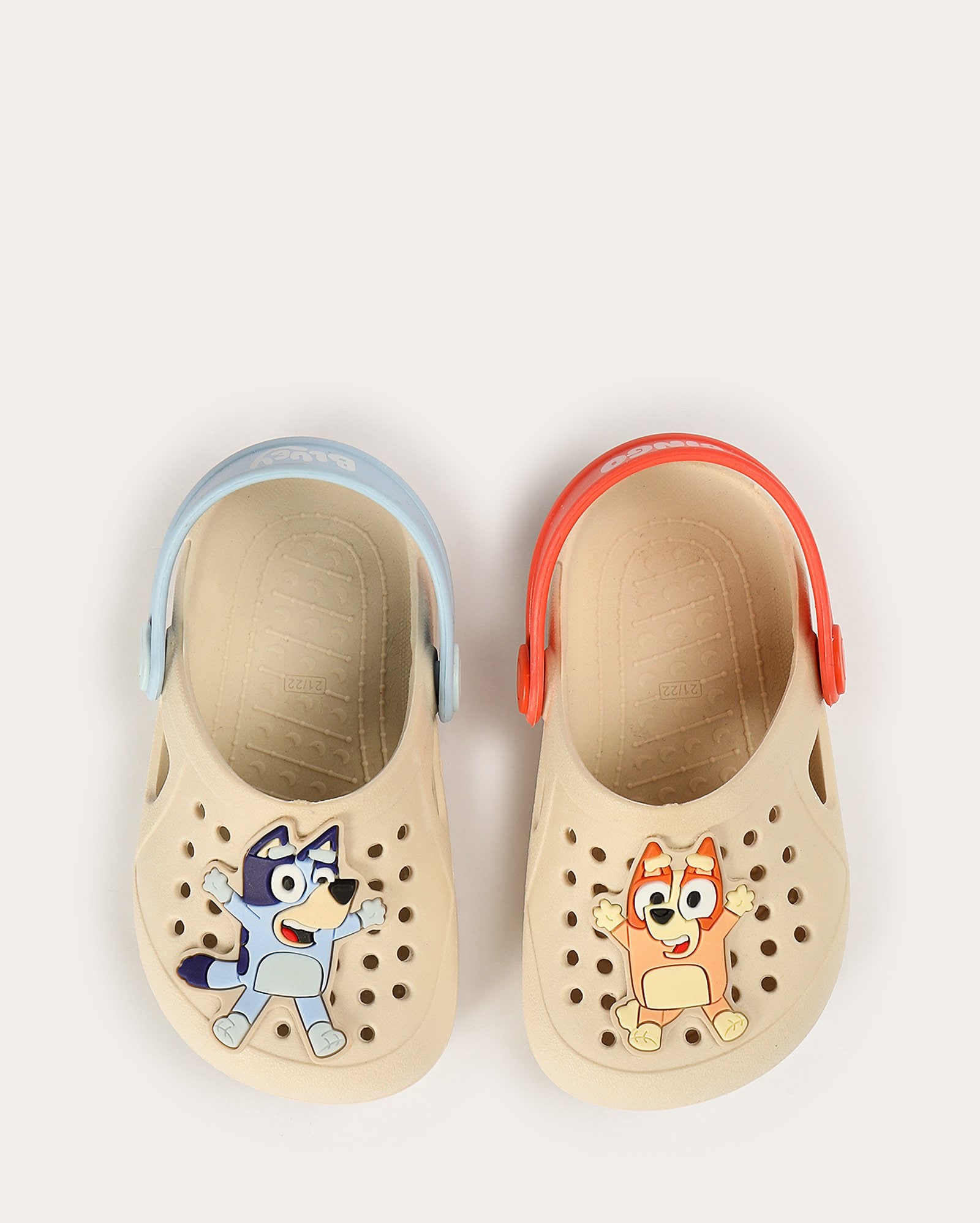 Sandália clog infantil Bluey – bege | BBC