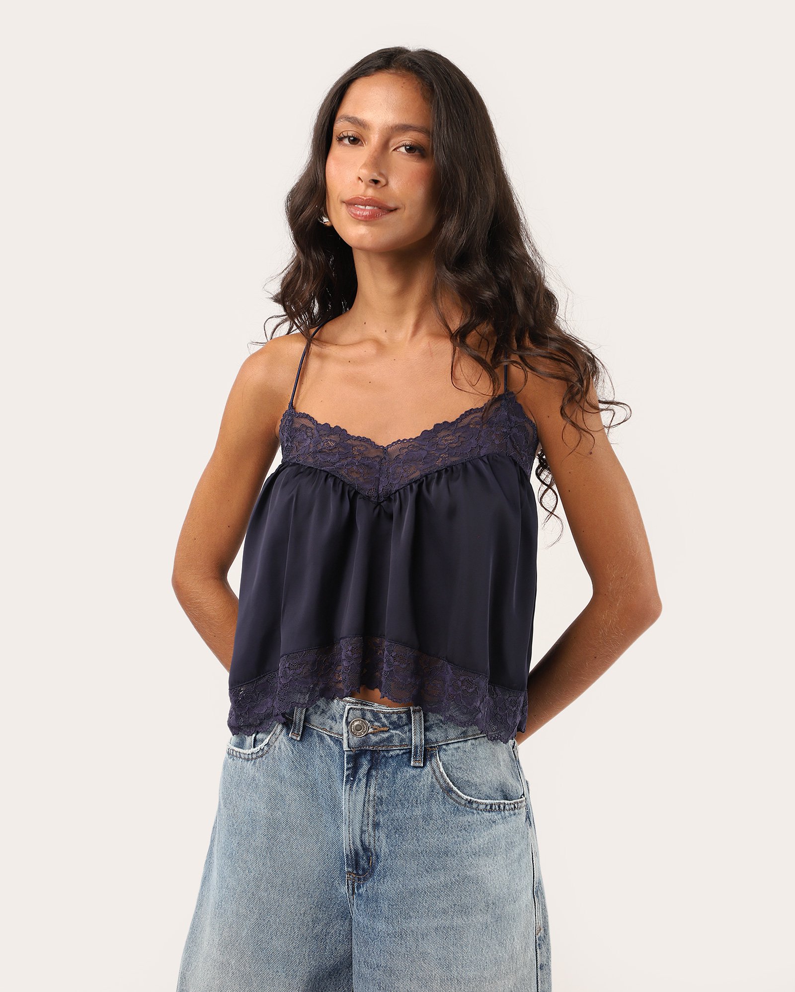 Regata feminina com detalhe rendado - azul