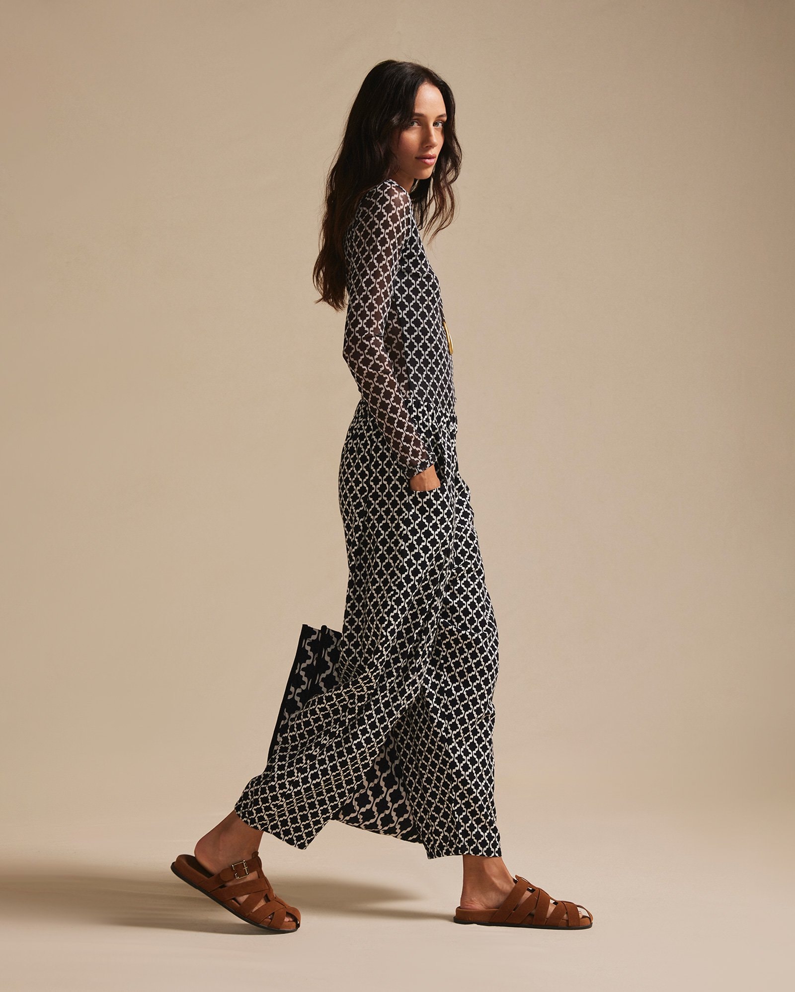 Calça feminina carrot arabesco A. Niemeyer - preta