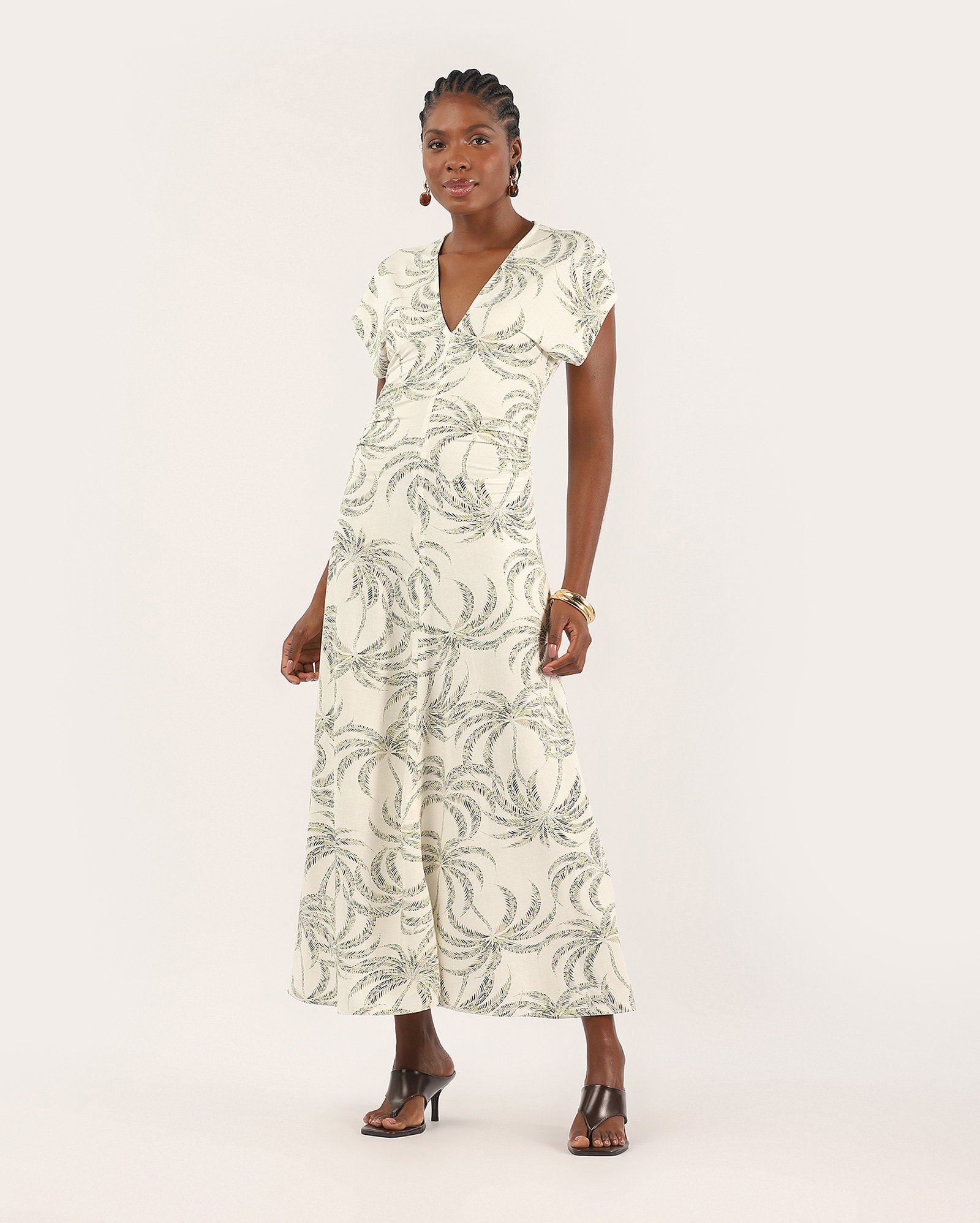 Vestido midi estampado com decote V - bege