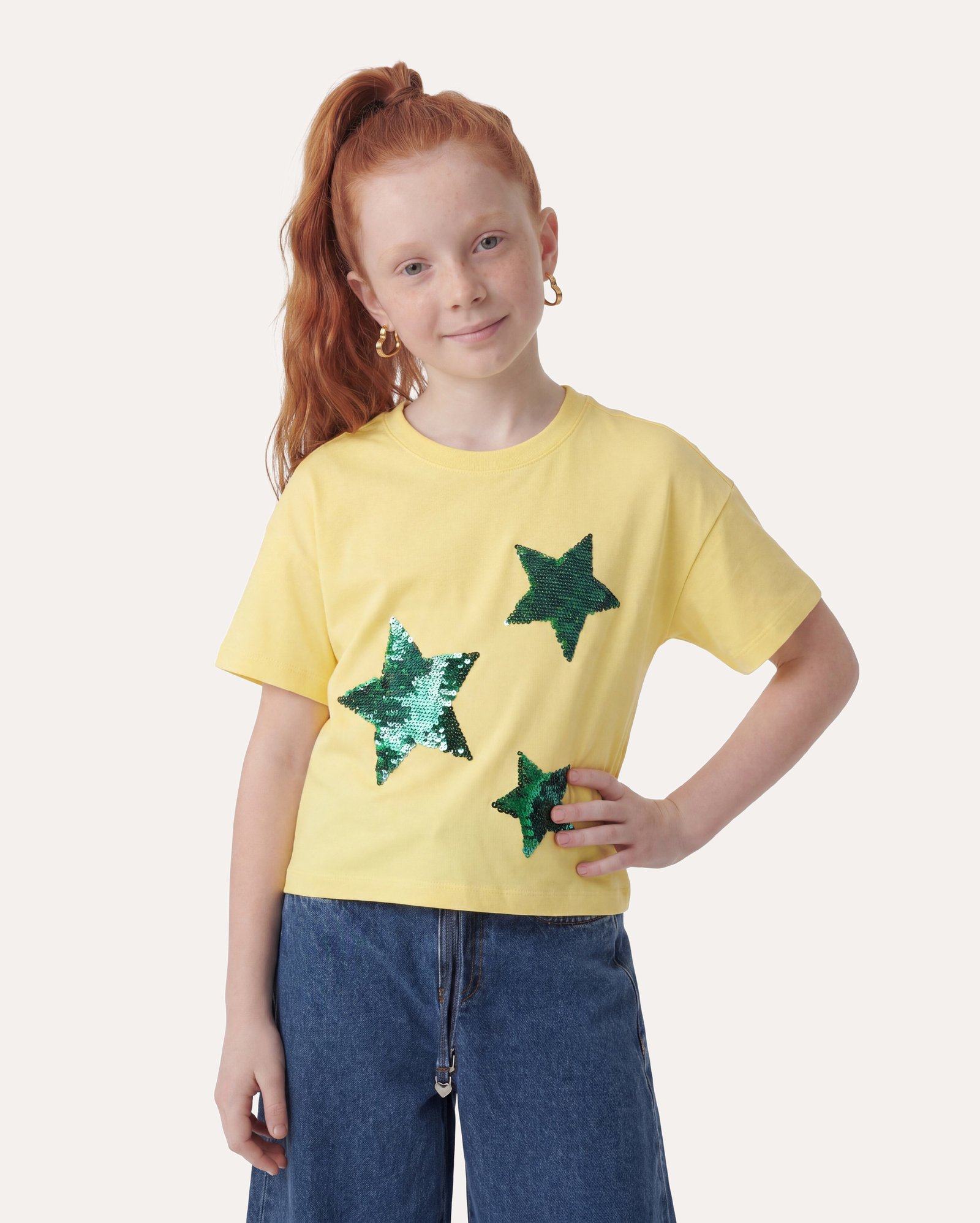Camiseta Infantil com estrelas em paetê 6-14A - amarela