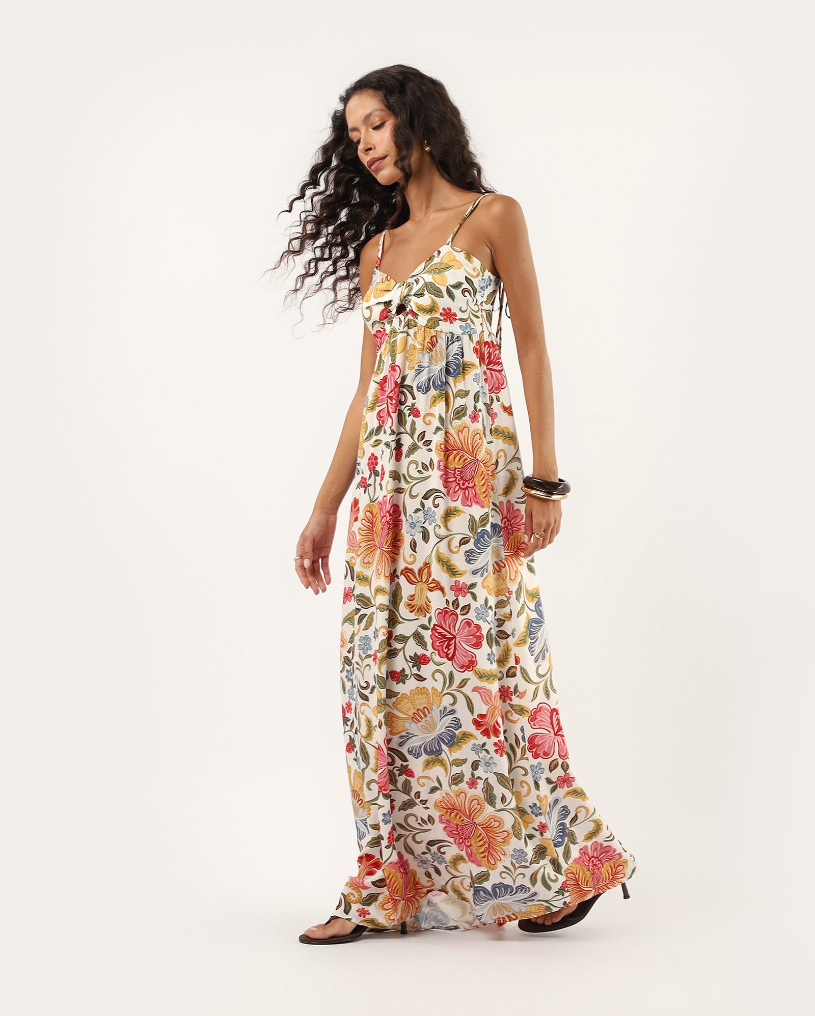 Vestido longo evasê floral em viscose - multicor
