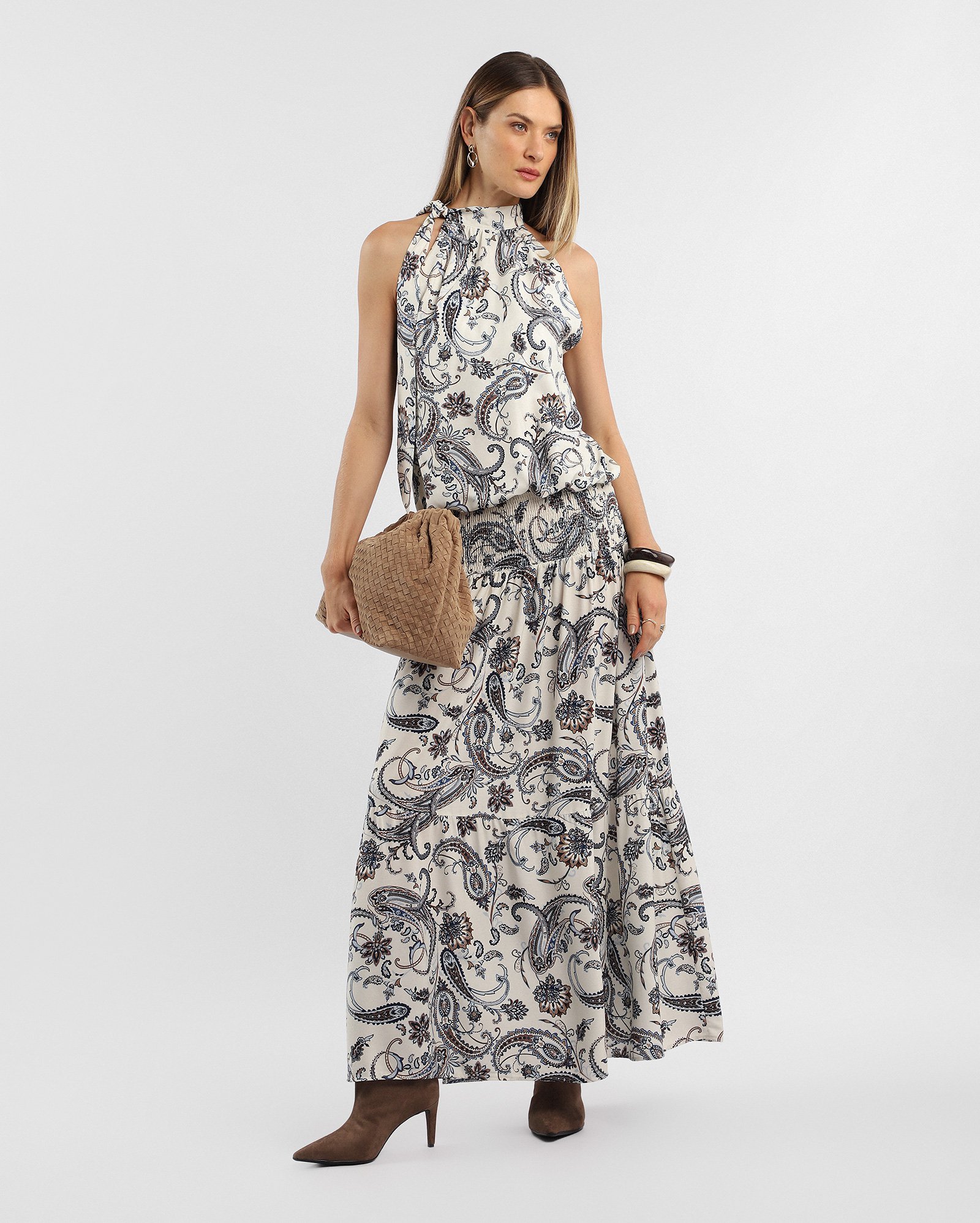 Saia longa evasê paisley em viscose - bege