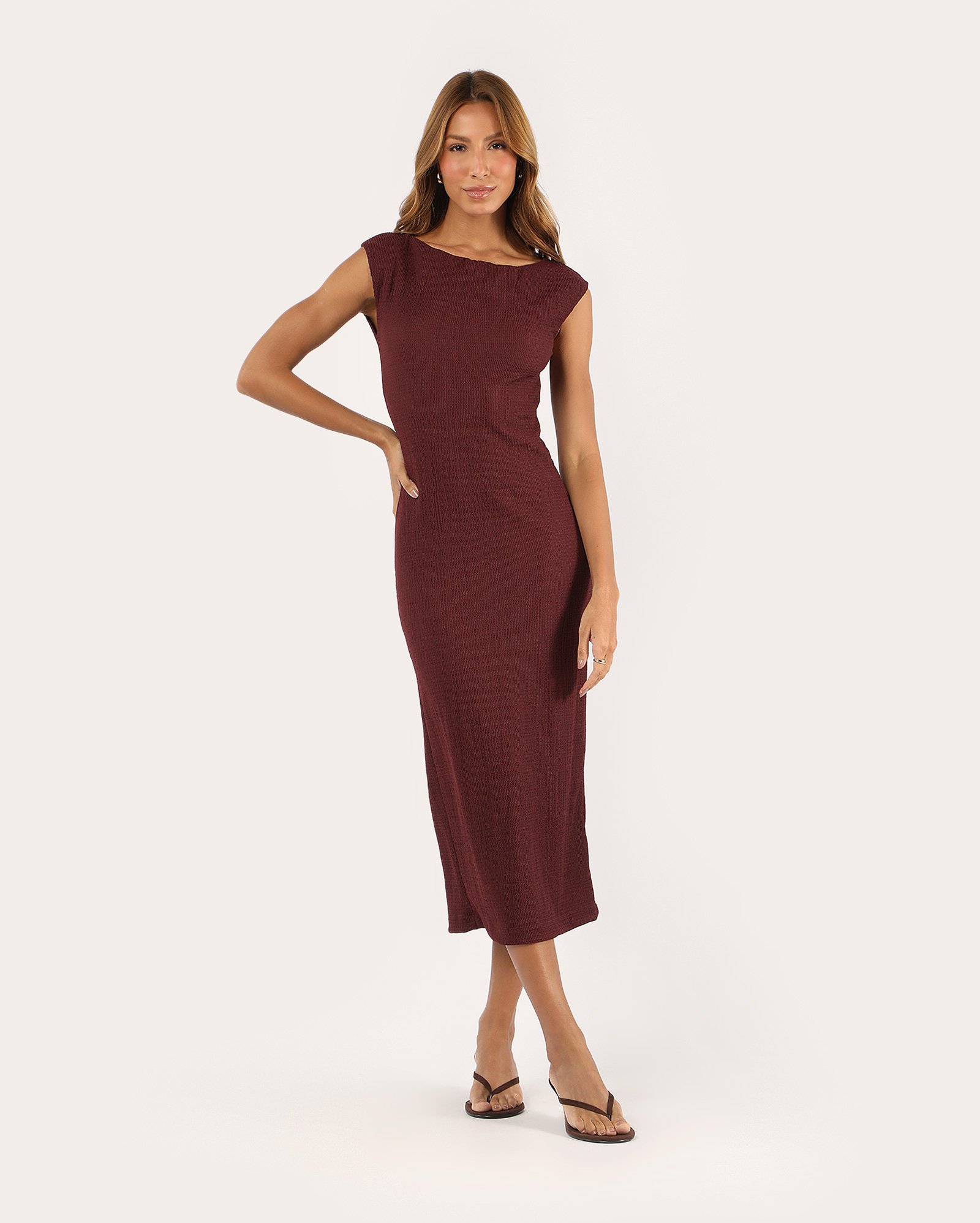 Vestido midi reto texturizado - vermelho