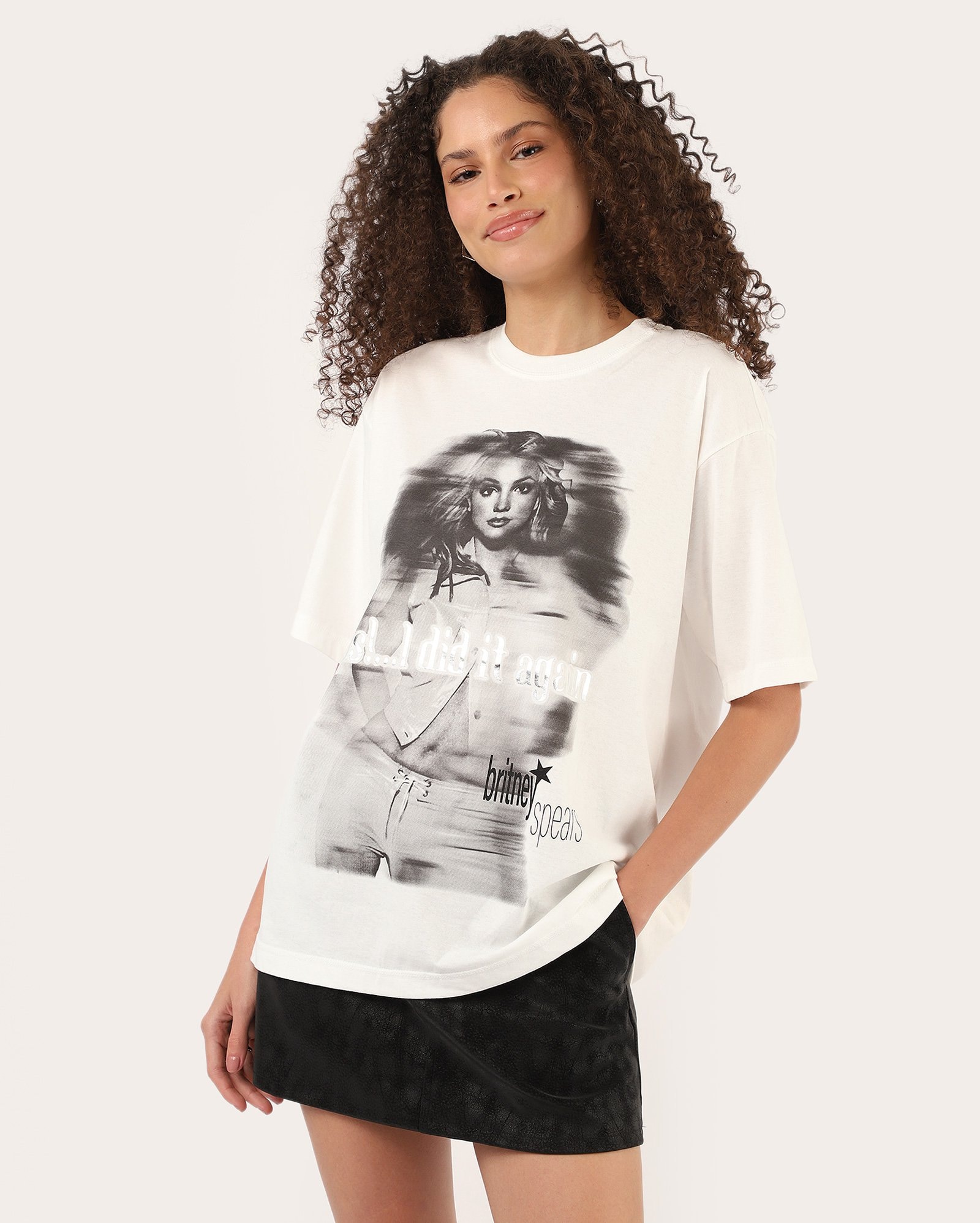 Camiseta feminina oversized - branca | Britney Spears
