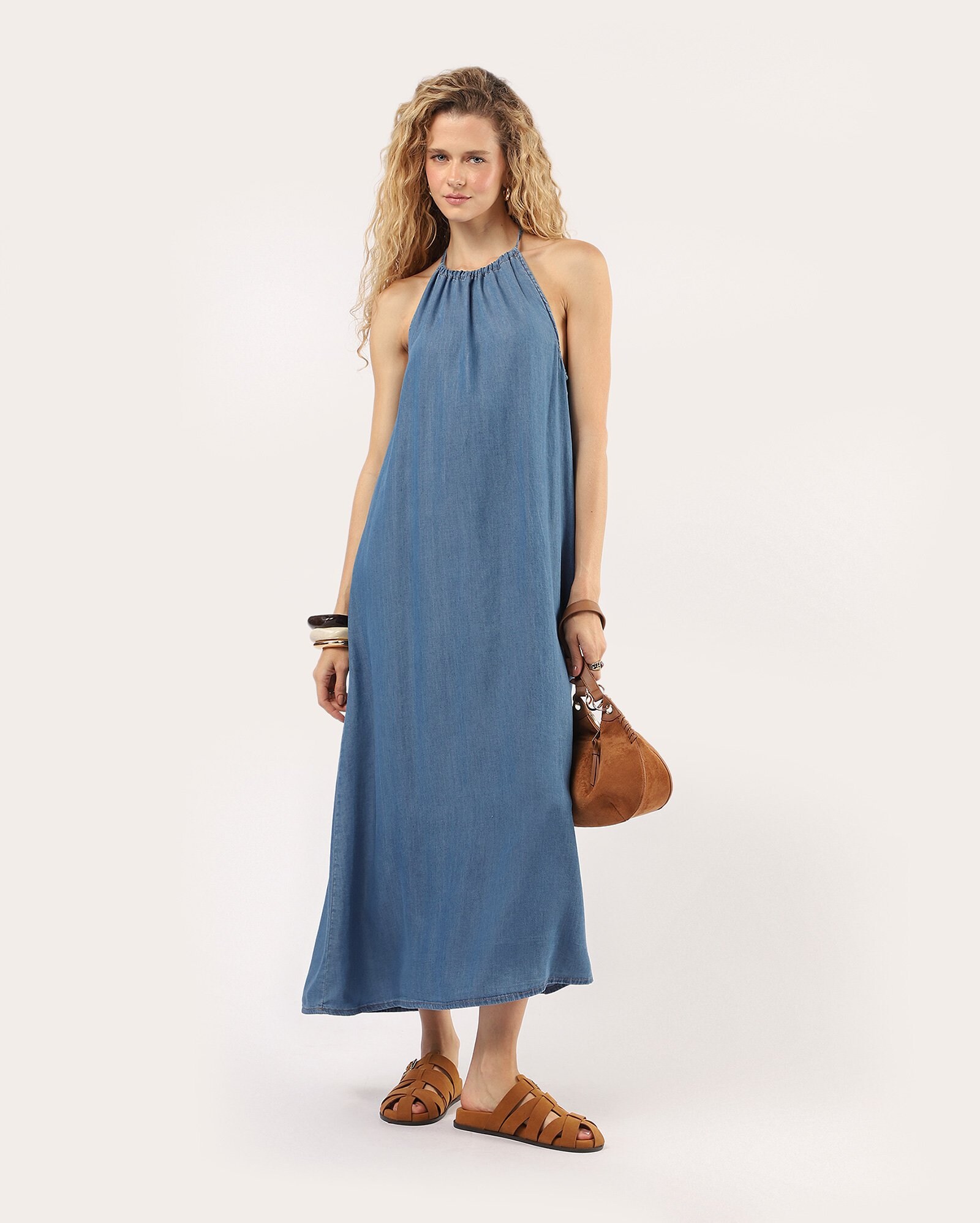 Vestido jeans midi evasê em liocel - Denim Médio | Pool Jeans