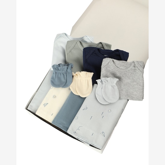 Enxoval bebê body 4 peças + kit luva 3 pares + kit cueiro 4 peças + caixa de presente M multicor | Carter's