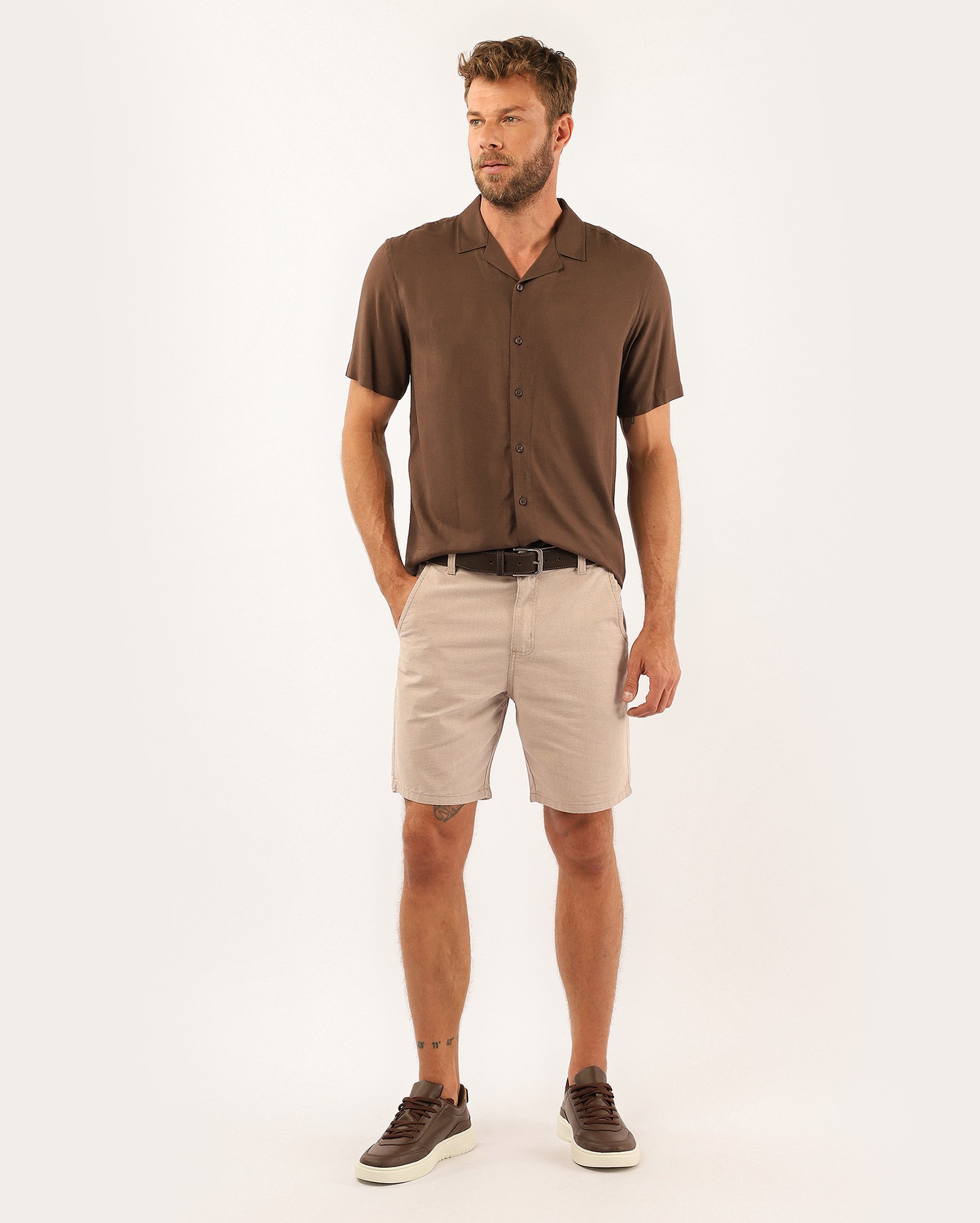 Kit bermuda sarja masculina 2 peças slim chino - multicor | Pool Jeans