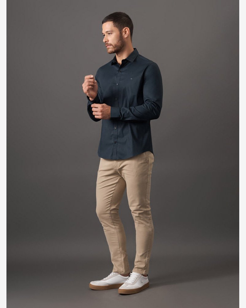 Camisa Masculina Slim Básica de Manga Longa Calvin Klein - Azul Marinho