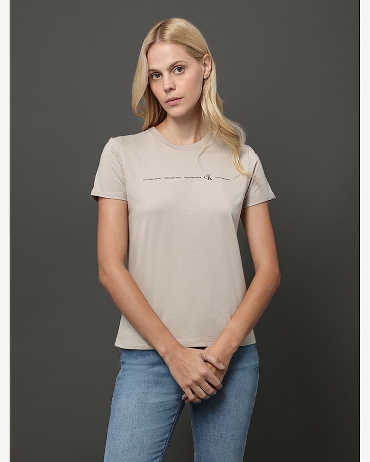 Riachuelo Camiseta Feminina Logo Calvin Klein Jeans Caqui Claro