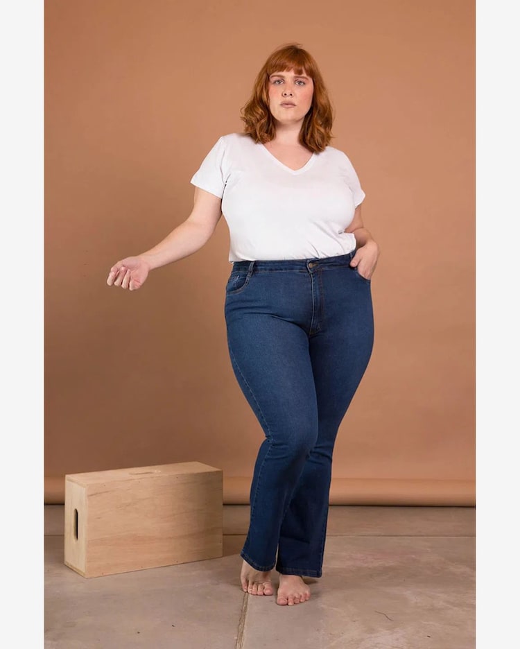 Calça Jeans Flare Cintura Média Plus Size Riachuelo - Main Image