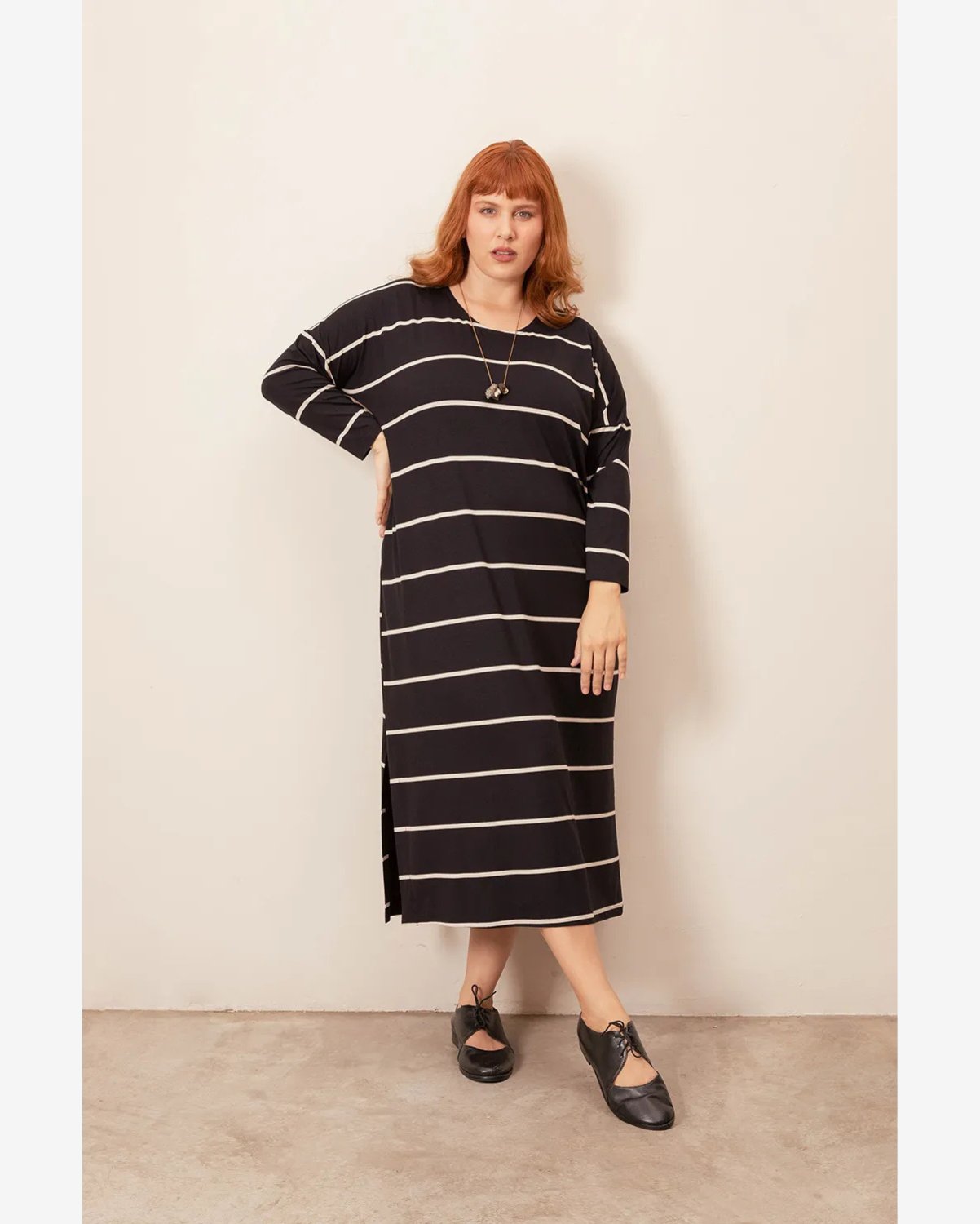 Vestido Midi Manga Longa Listrado Plus Size
