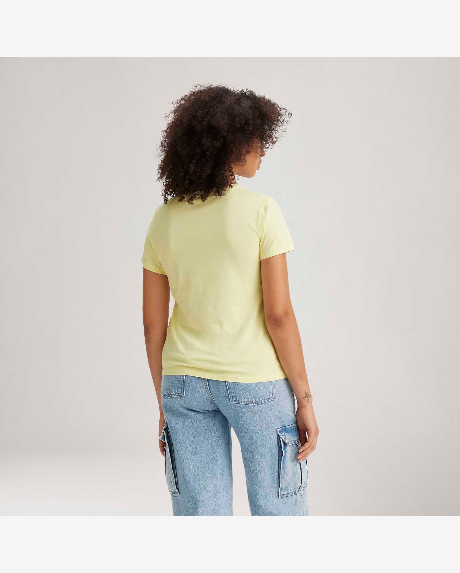 Camiseta Levi's® The Perfect Amarela Manga Curta
