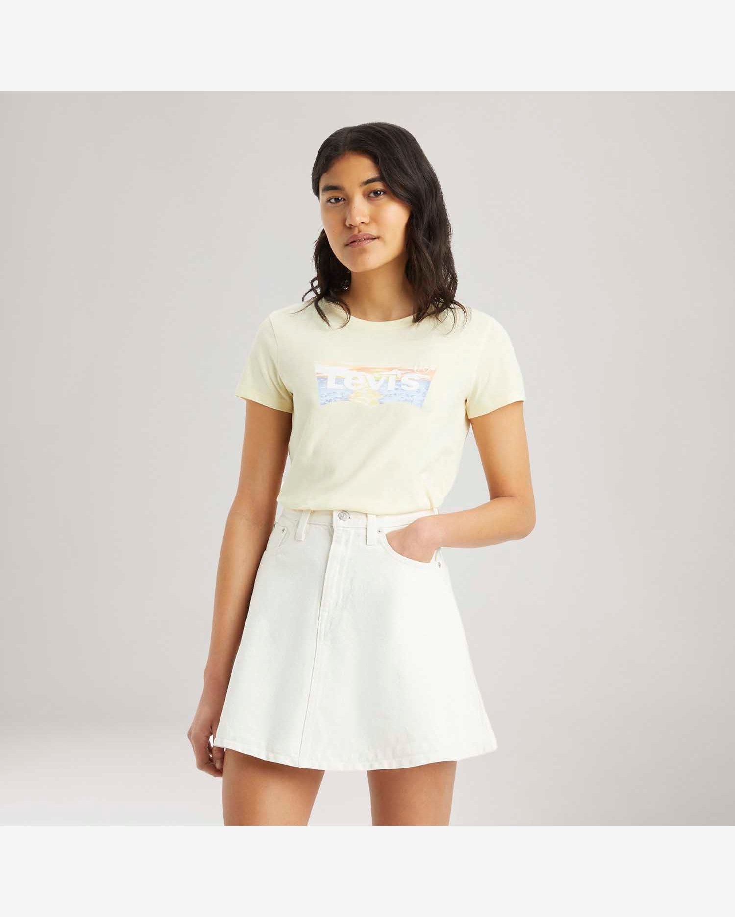 Camiseta Levi's® The Perfect Amarela Manga Curta