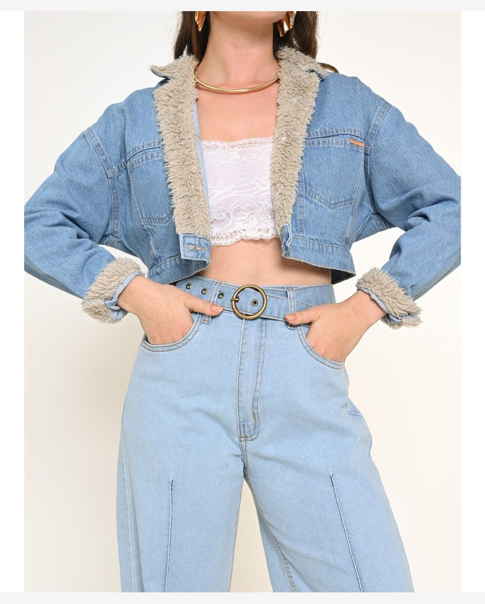 Jaqueta Feminina Jeans Cropped com Pelo Razon Jeans