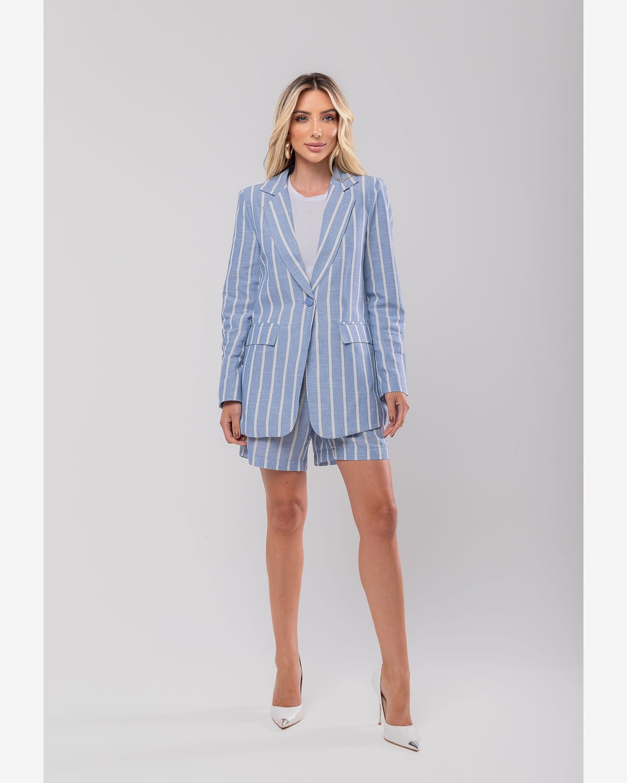 Conjunto Feminino Alfaiataria Blazer e Bermuda Listrado  Azul Salvatore