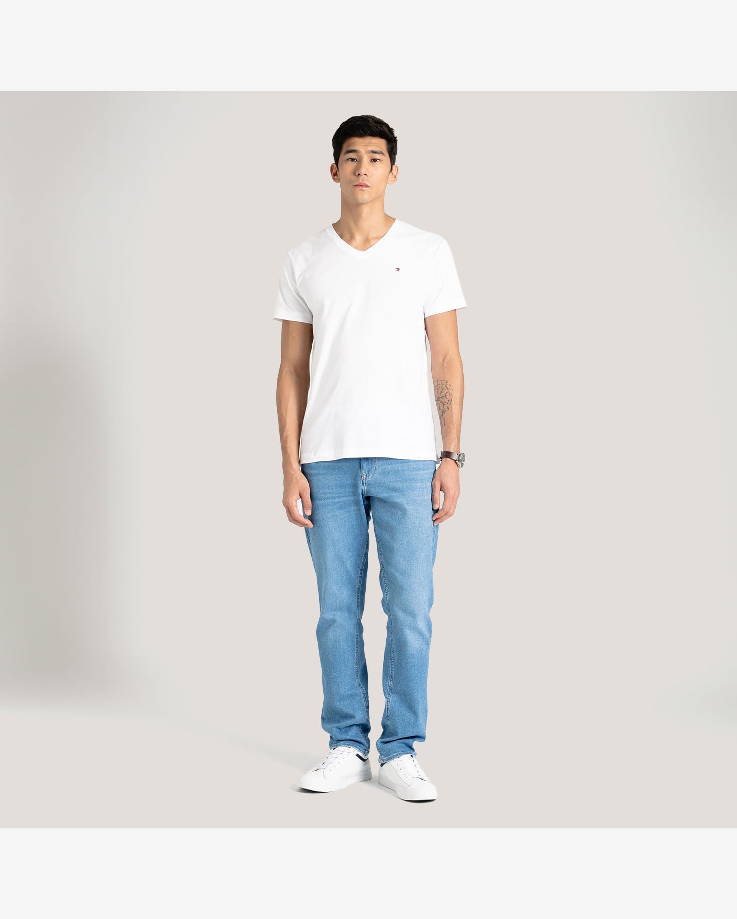 Camiseta Clássica Gola V