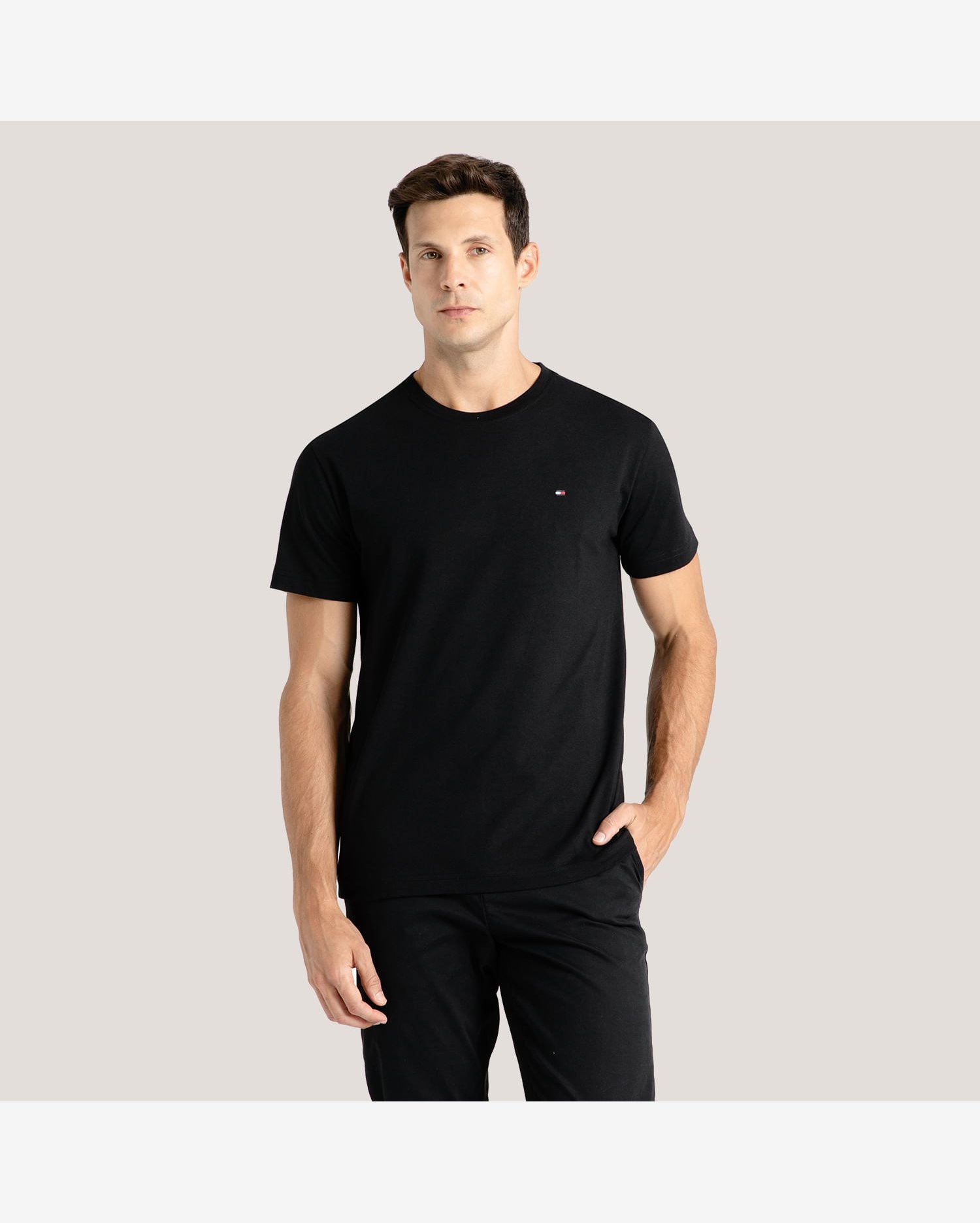 Camiseta Clássica Gola C